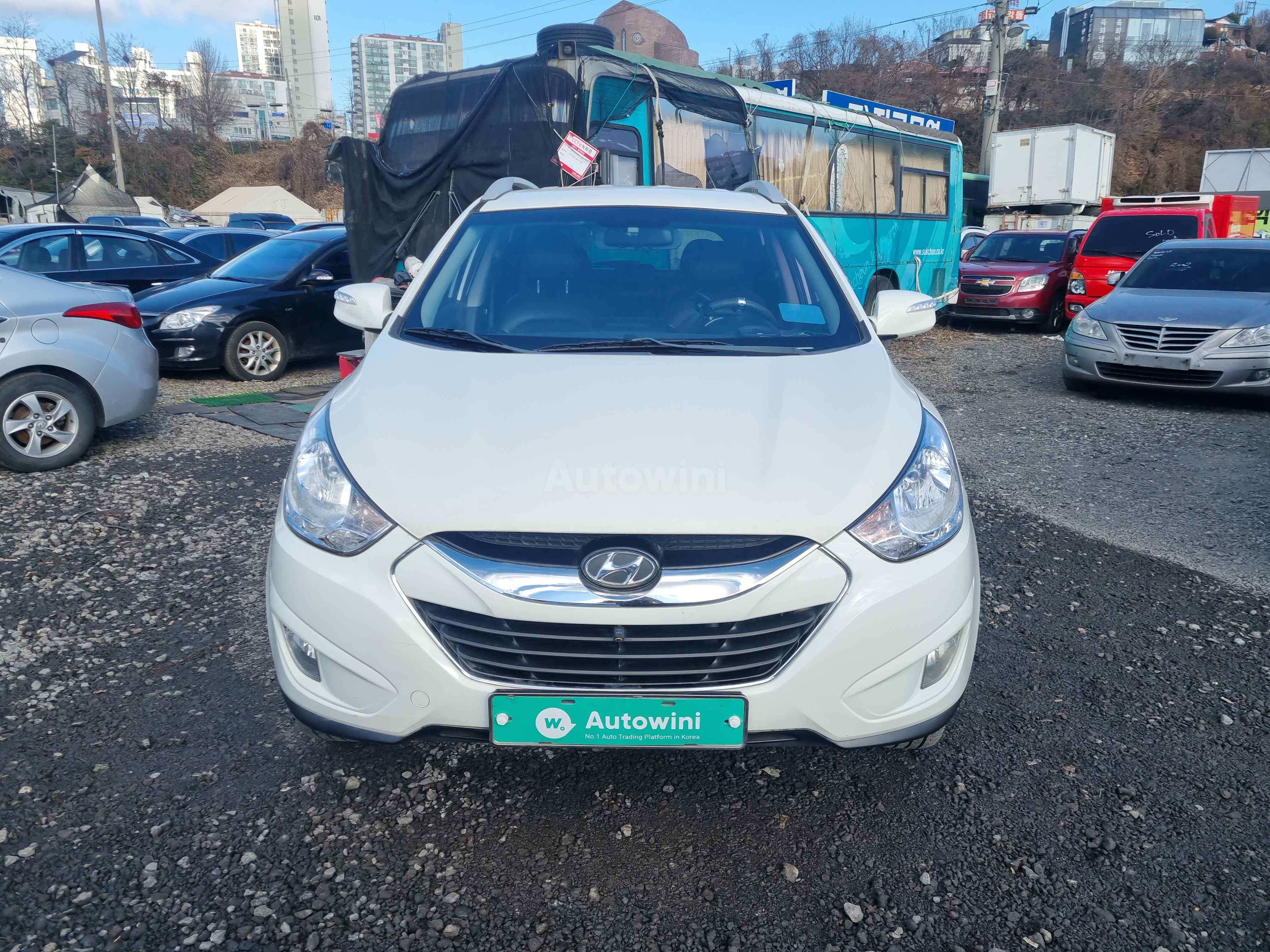 2010 HYUNDAI TUCSON VIN: KMHJU81VBAU087199