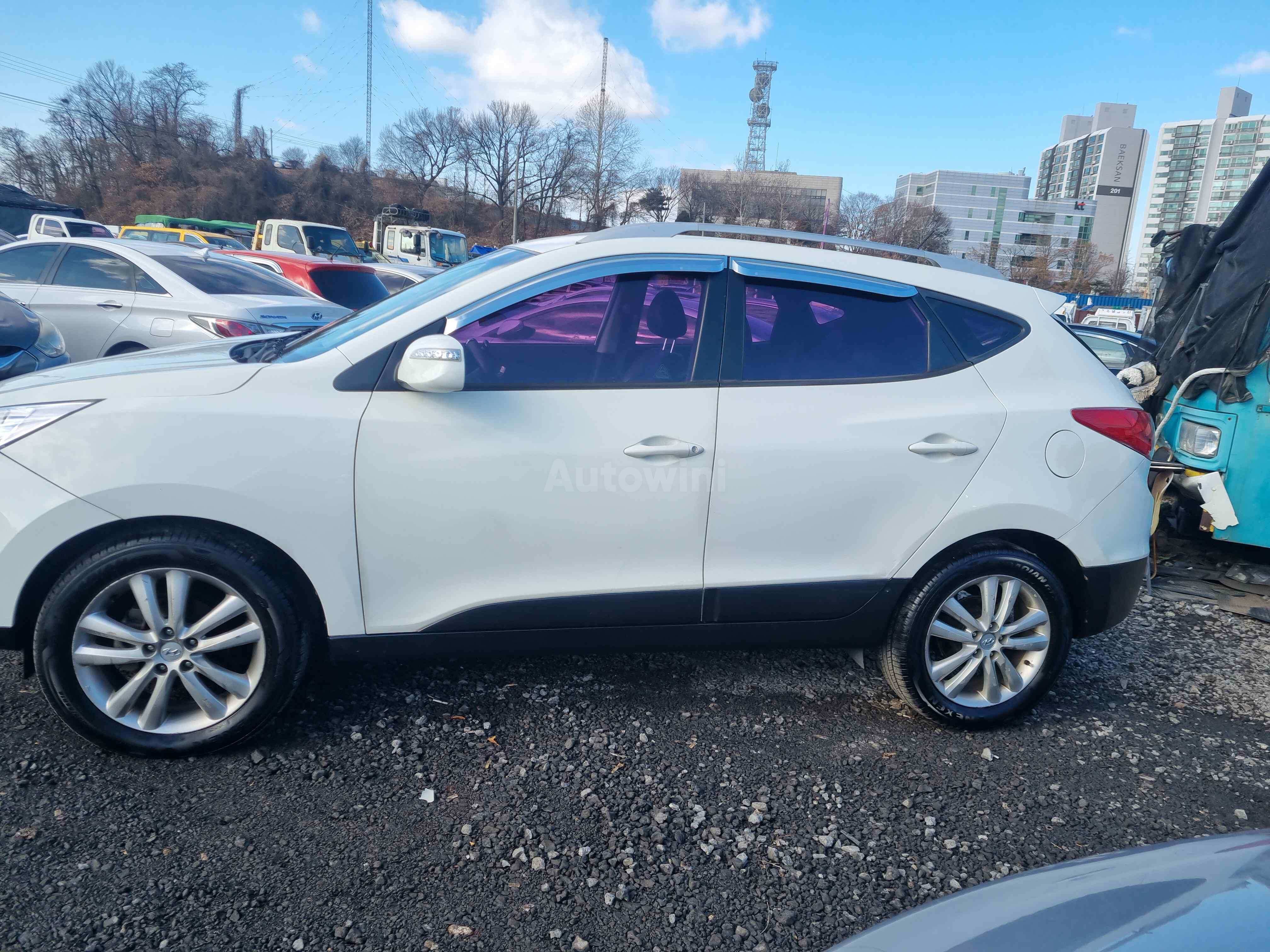 2010 HYUNDAI TUCSON VIN: KMHJU81VBAU087199