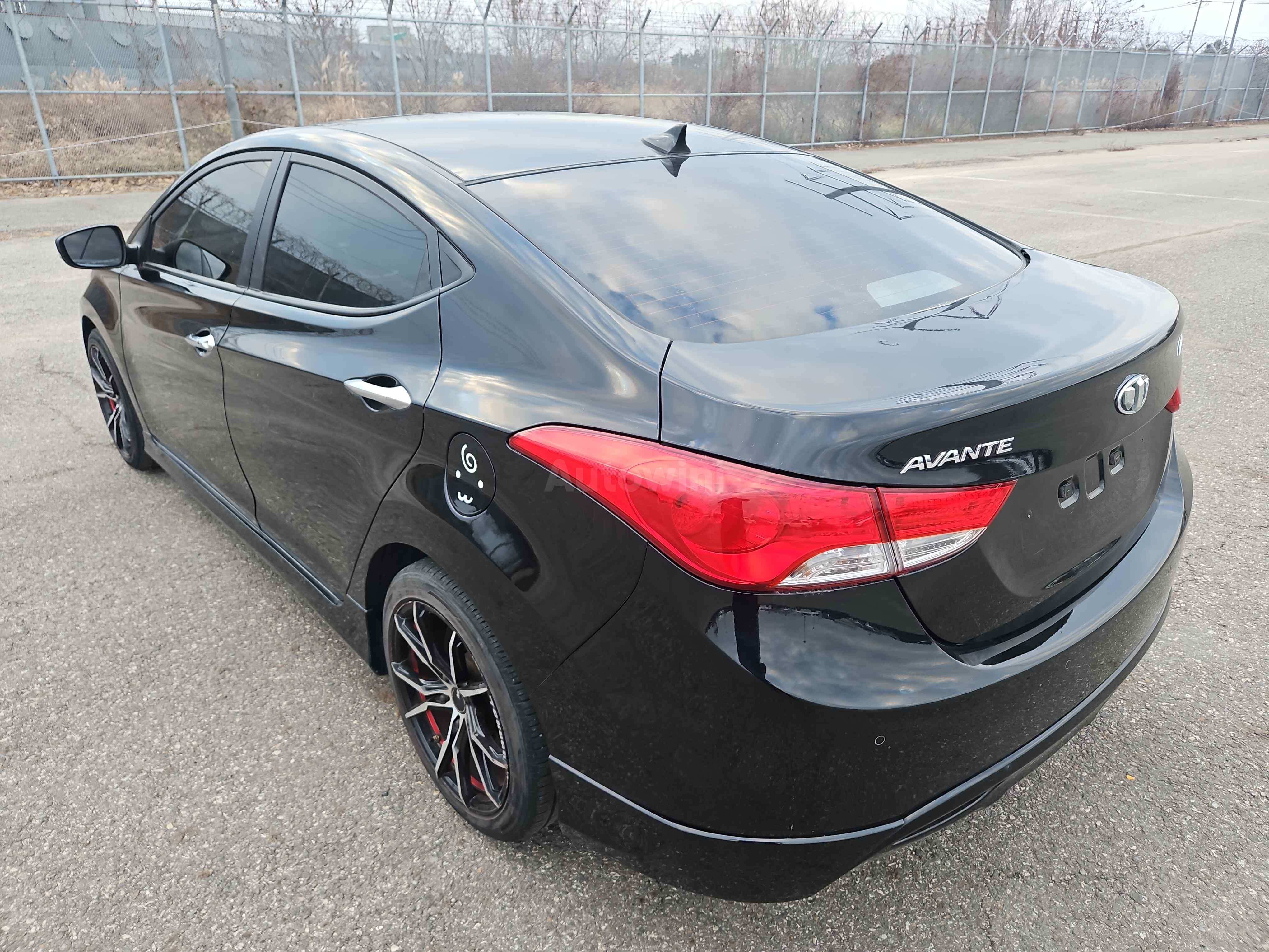2012 HYUNDAI AVANTE VIN: KMHDH41DBCU302054