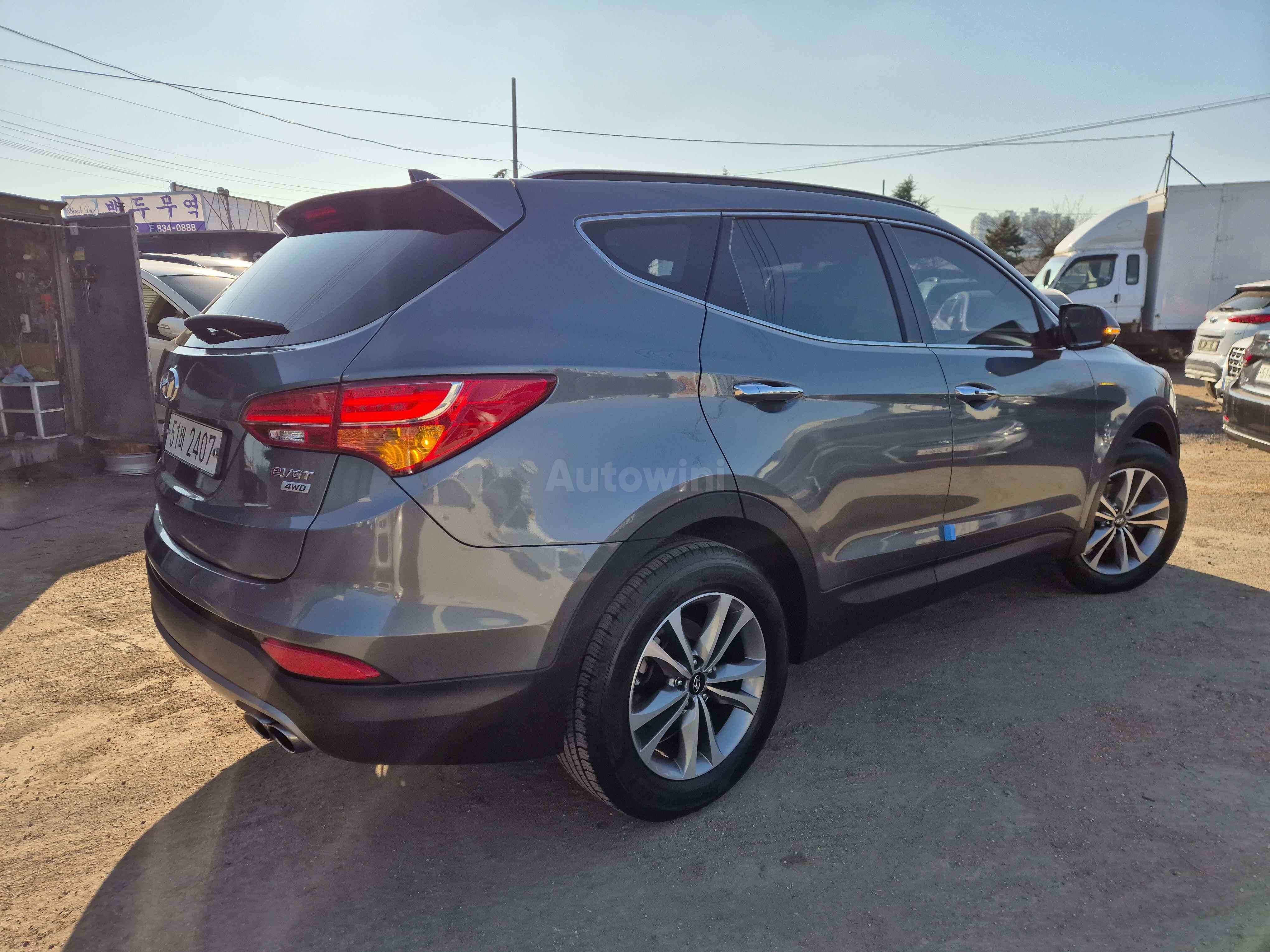 2015 HYUNDAI SANTAFE VIN: KMHSW81UDFU495435