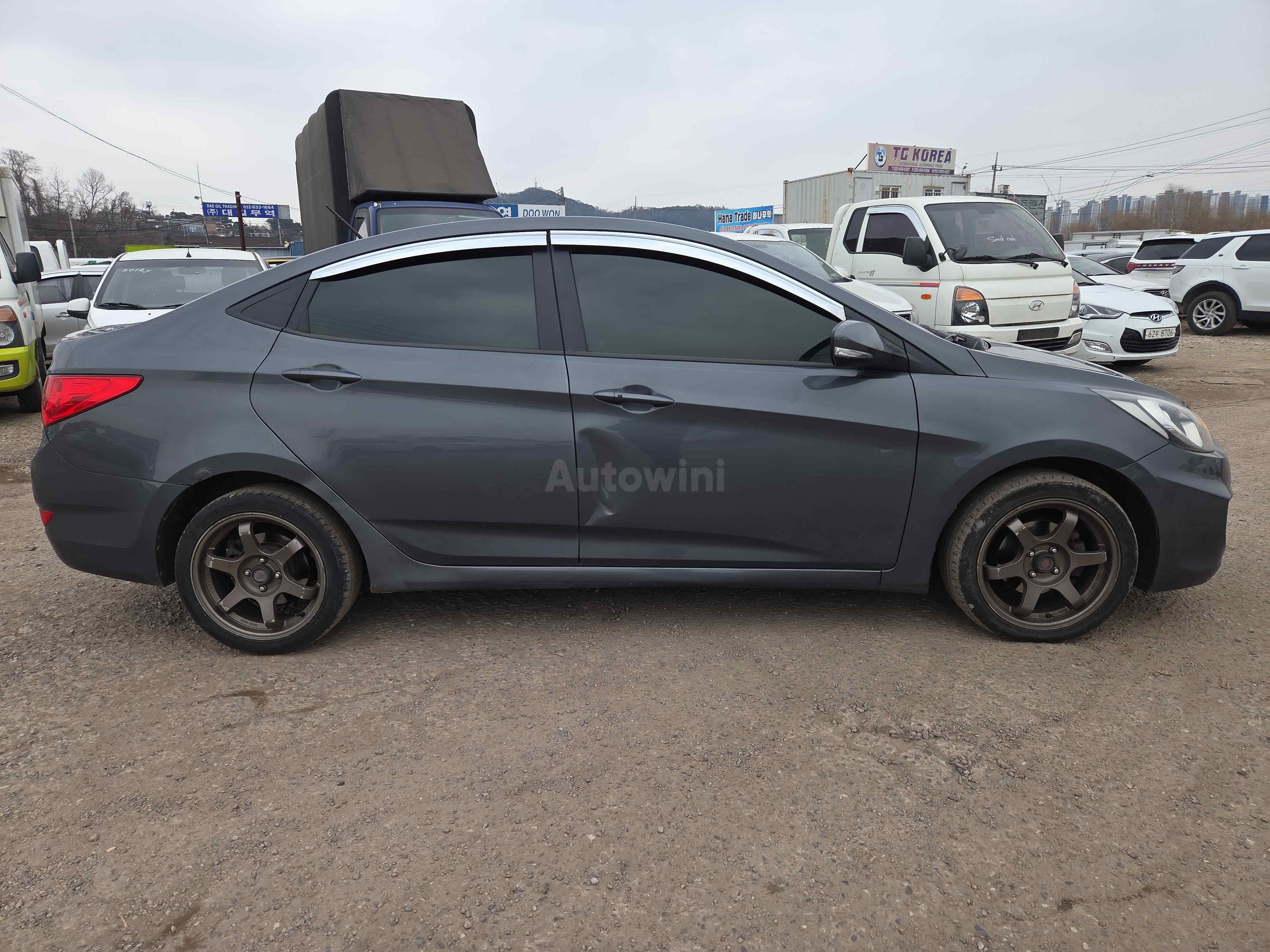 2011 HYUNDAI ACCENT VIN: KMHCT41UBBU137288