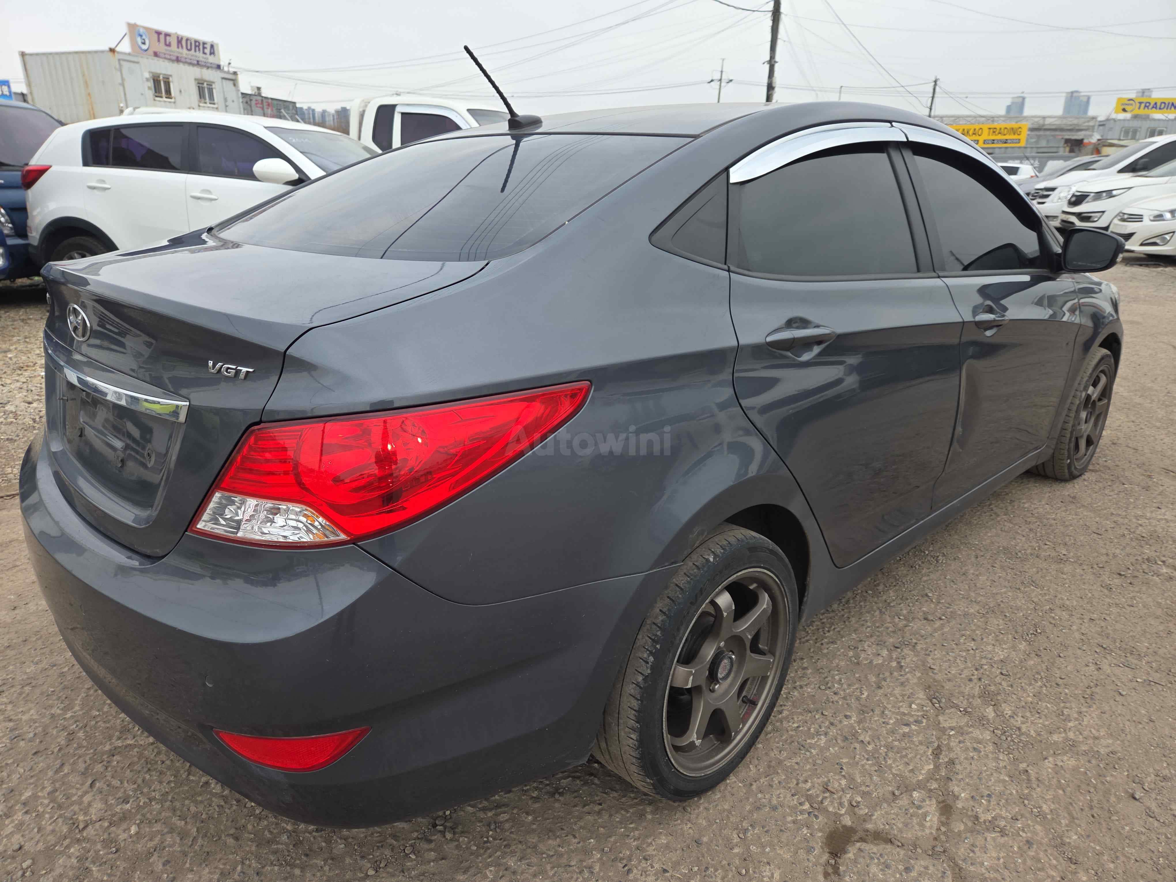 2011 HYUNDAI ACCENT VIN: KMHCT41UBBU137288