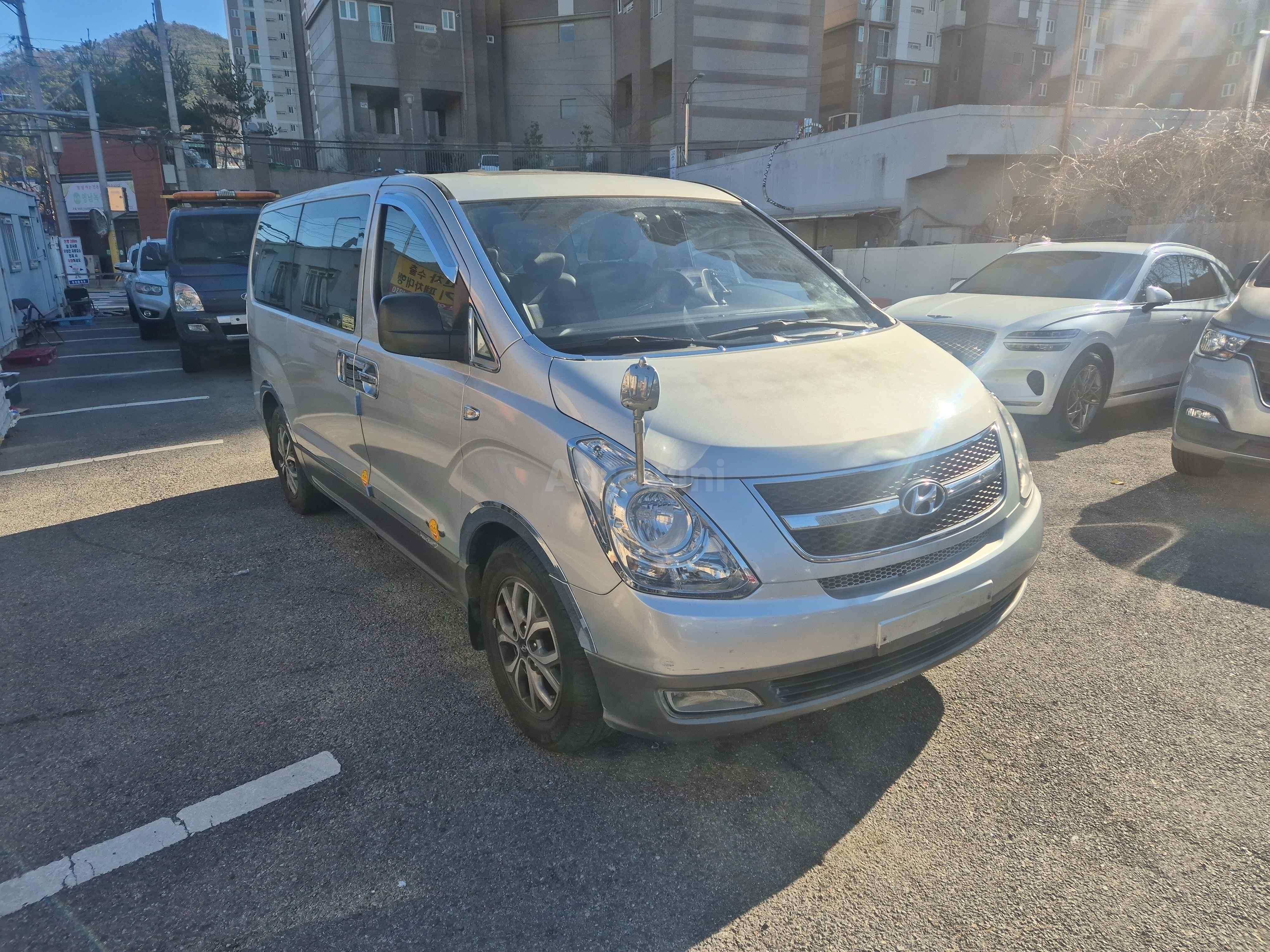 2010 HYUNDAI STAREX VIN: KMJWA37JBAU173224