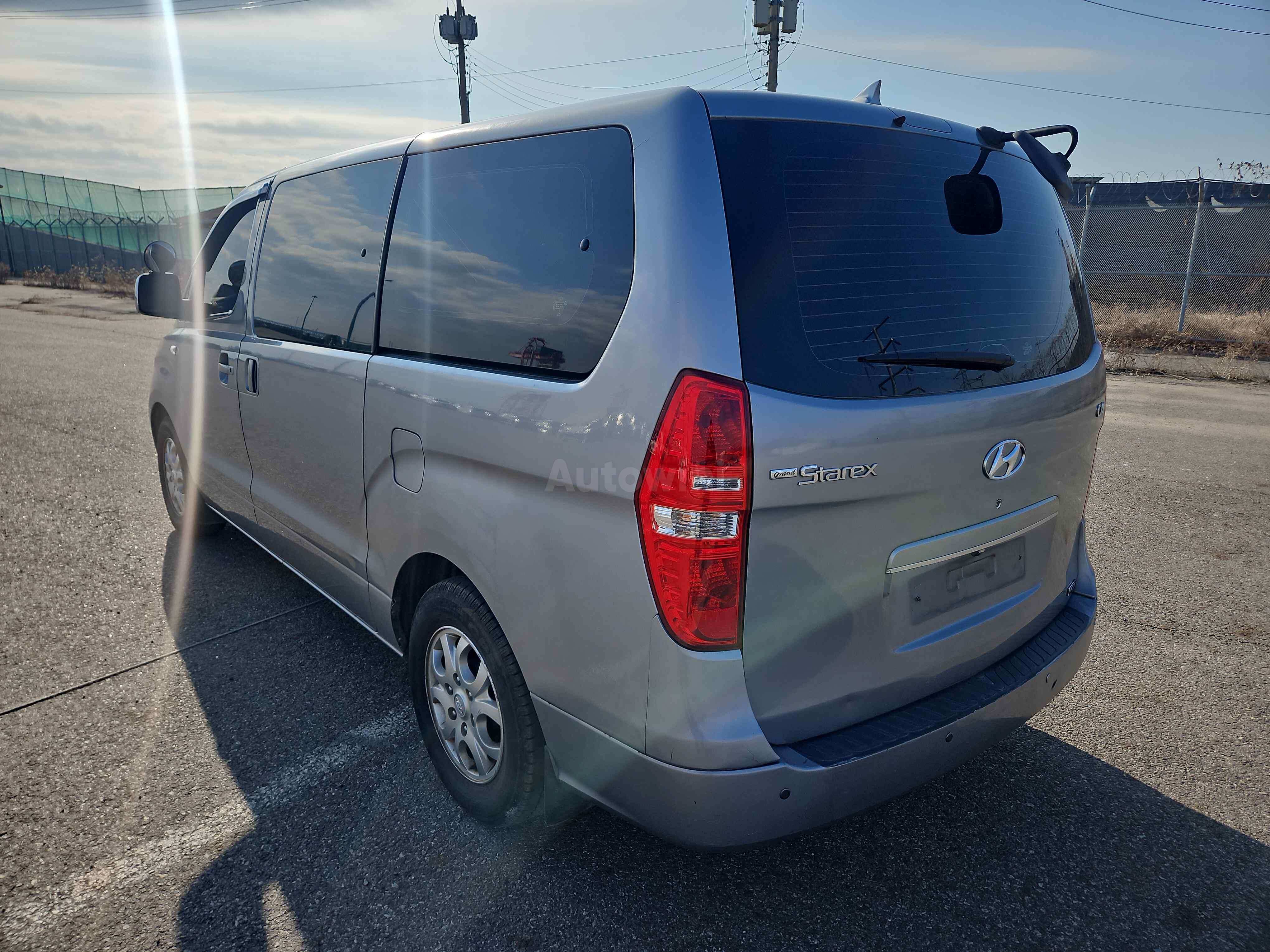 2011 HYUNDAI STAREX VIN: KMJWA37JBBU265677