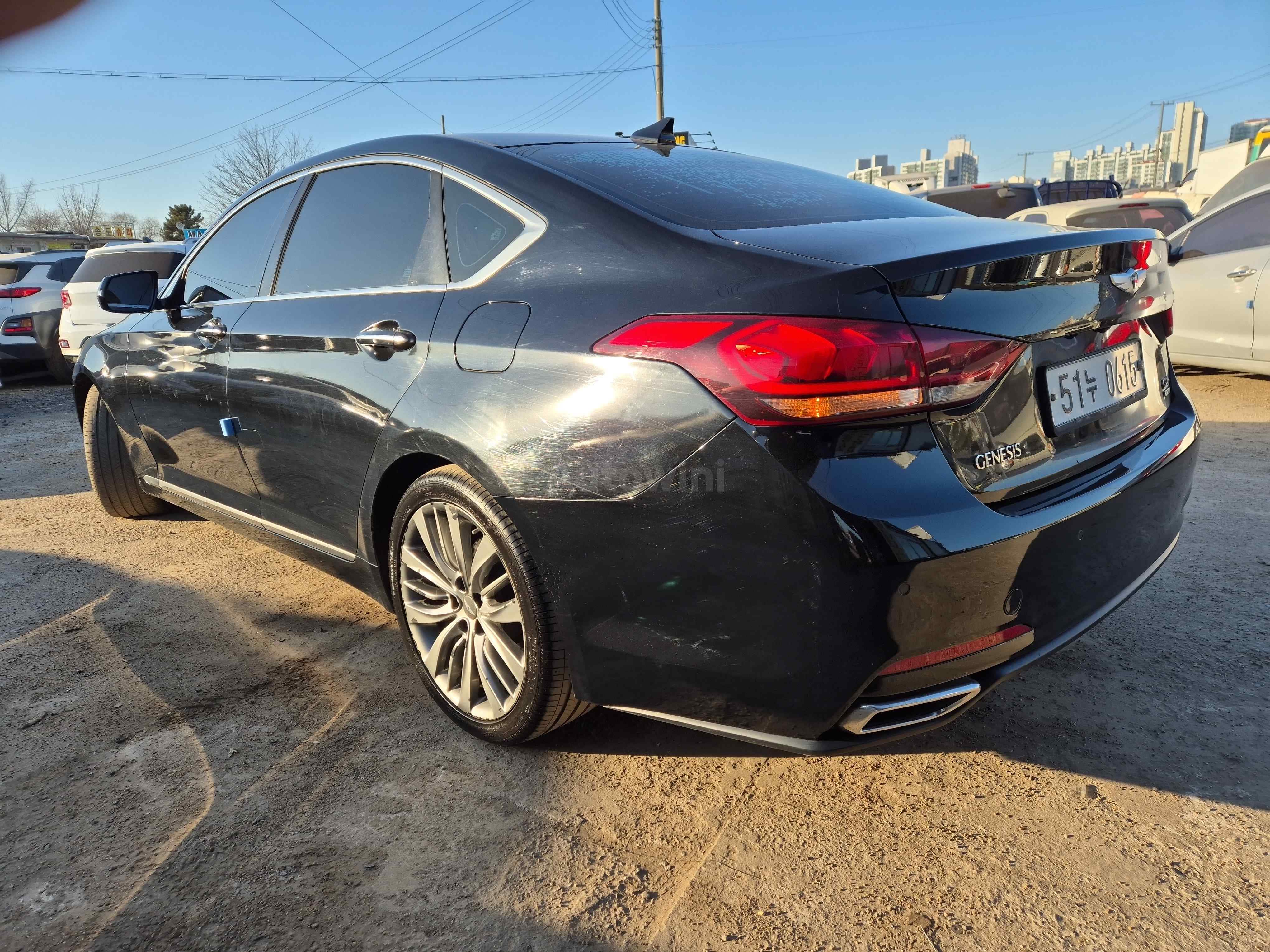 2016 HYUNDAI GENESIS VIN: KMHGM41DDGU125177
