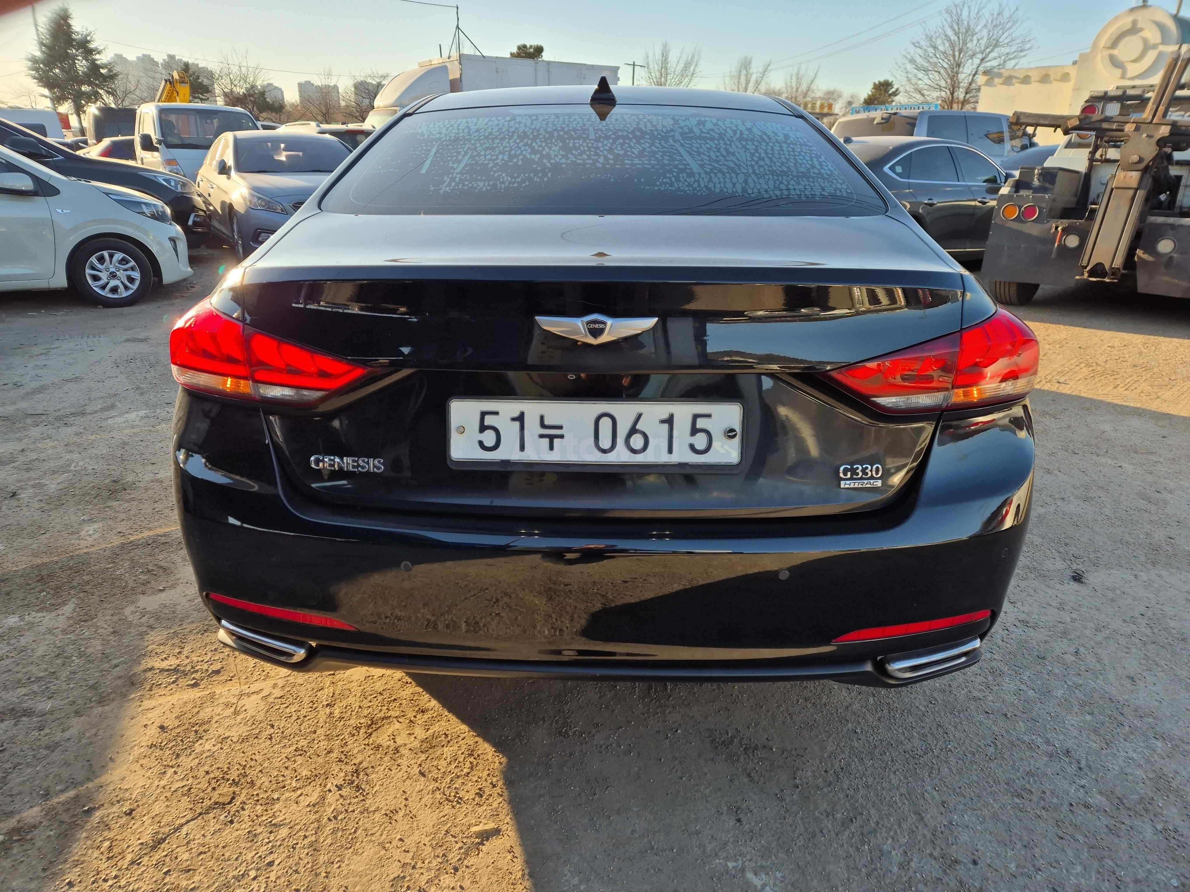 2016 HYUNDAI GENESIS VIN: KMHGM41DDGU125177