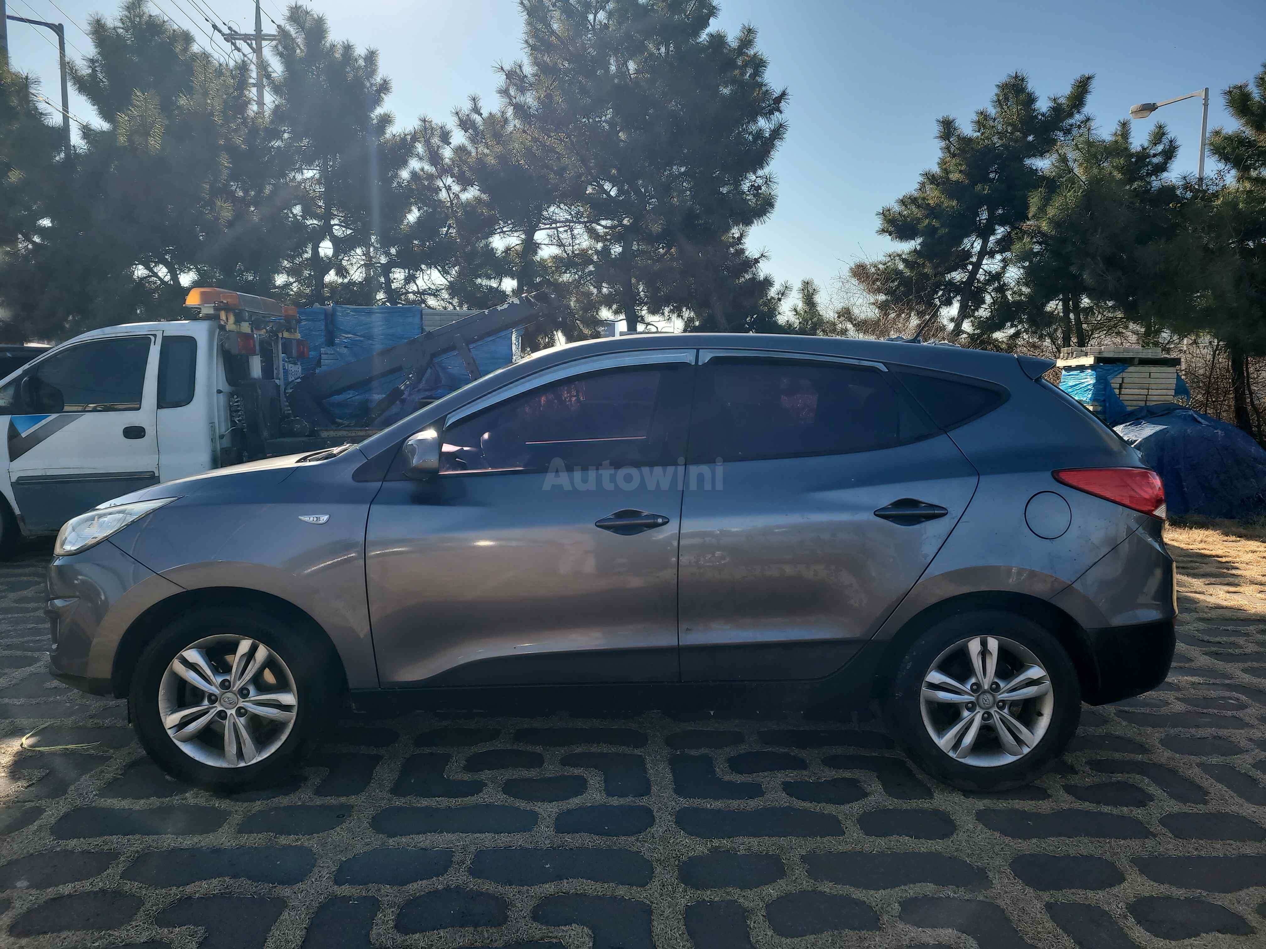 2012 HYUNDAI TUCSON VIN: KMHJT81VBCU319569