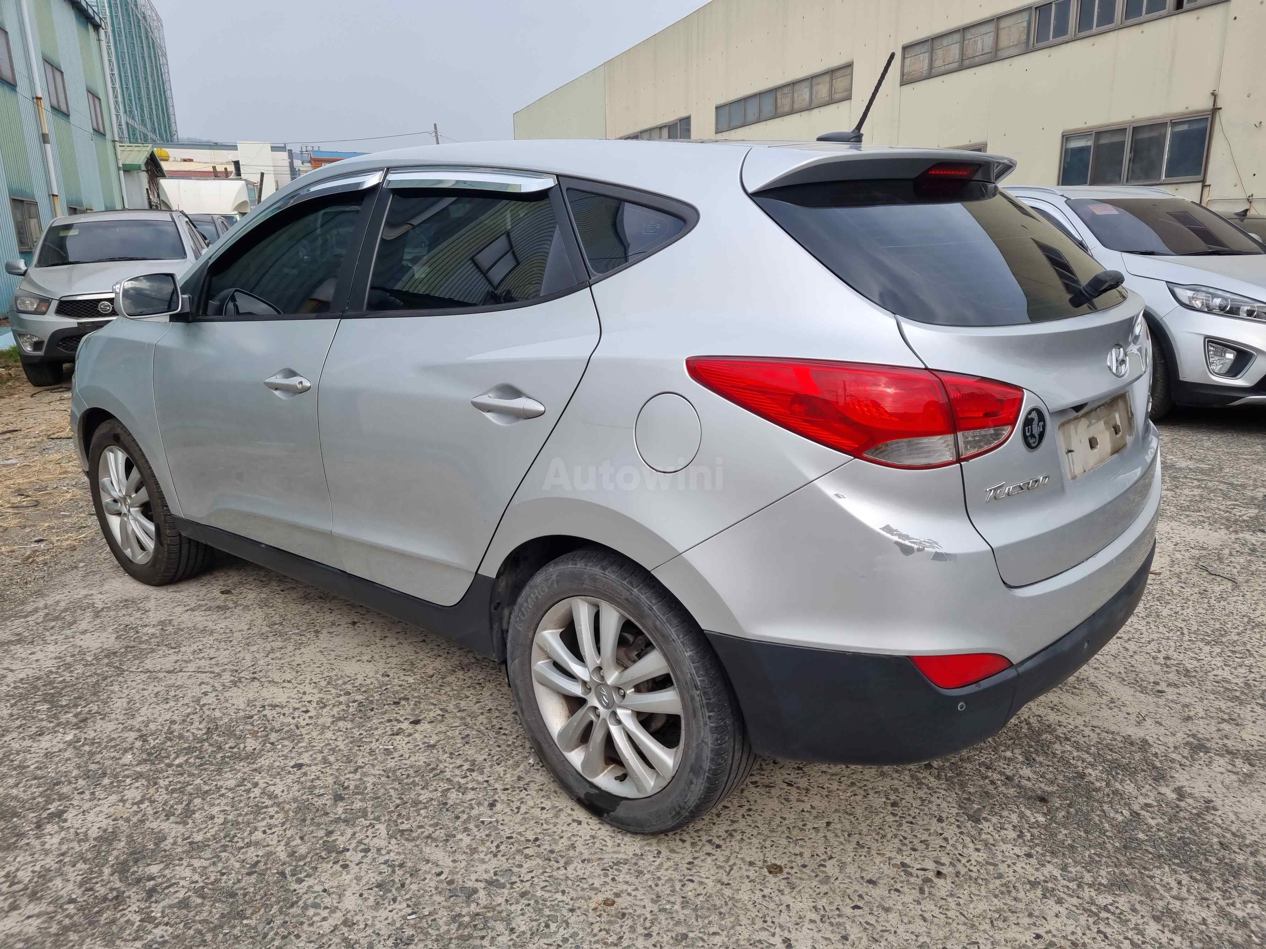 2010 HYUNDAI TUCSON VIN: KMHJU81VBAU000624