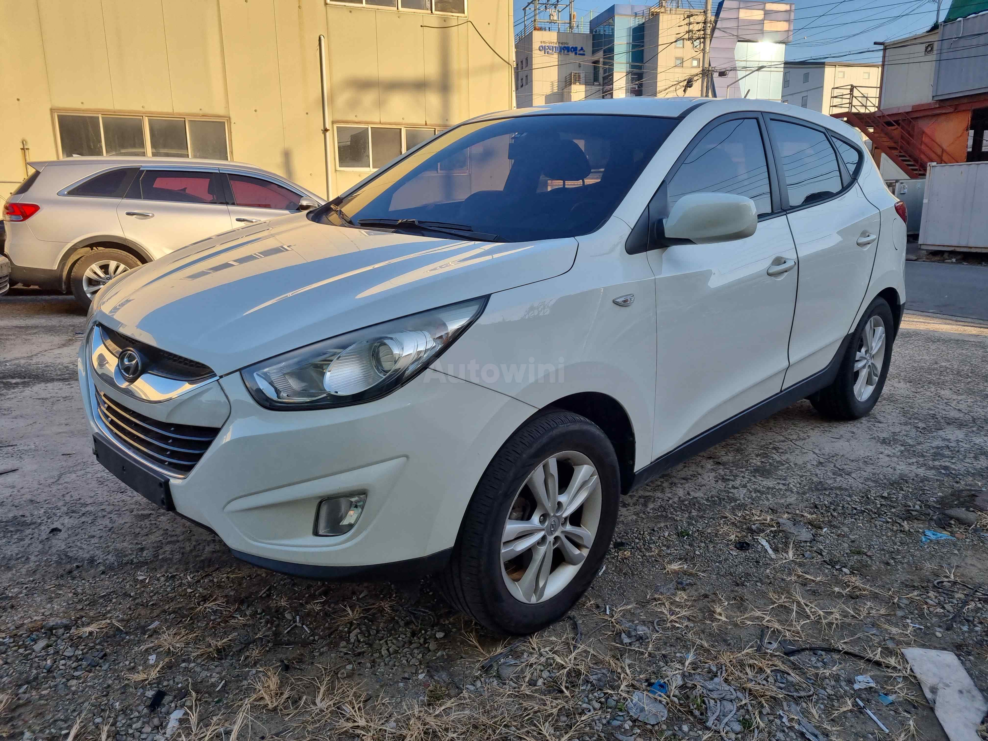 2013 HYUNDAI TUCSON VIN: KMHJT81VBDU576667