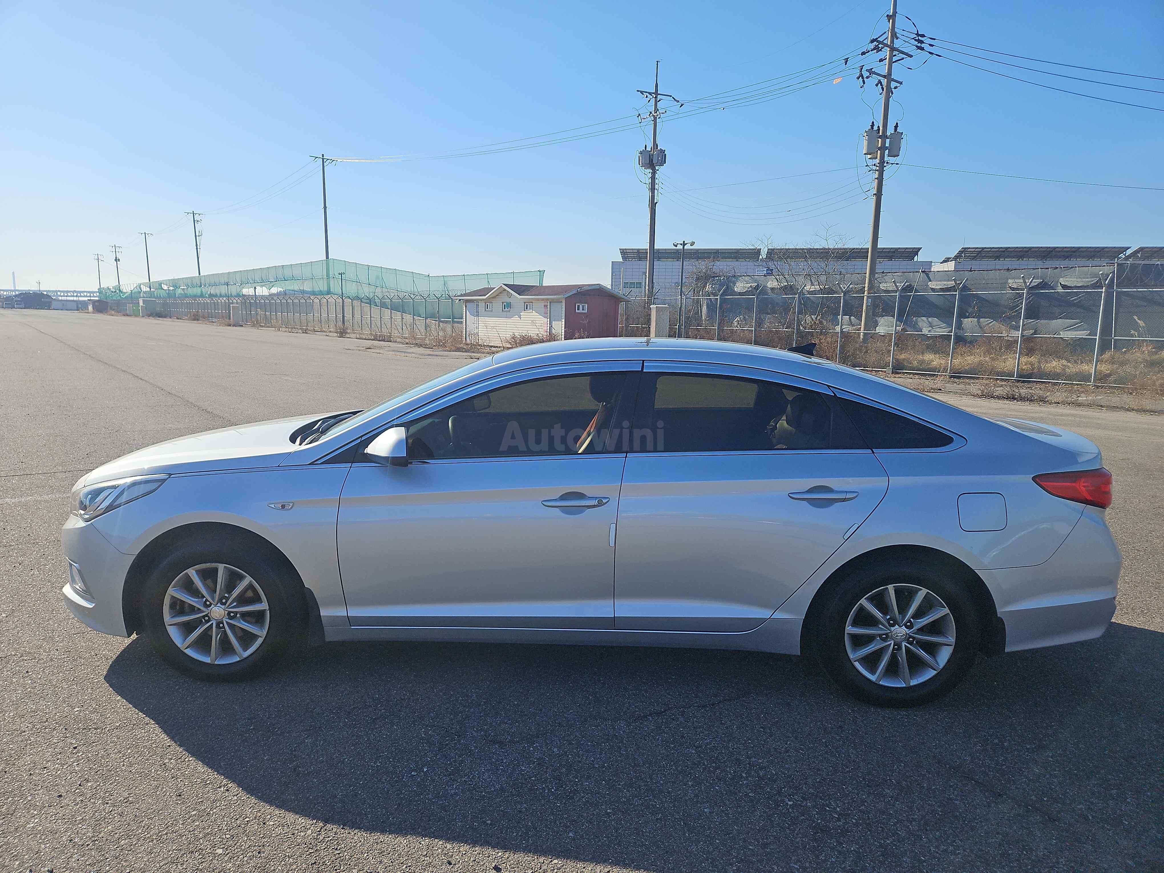 2016 HYUNDAI SONATA VIN: KMHE341DBGA216242