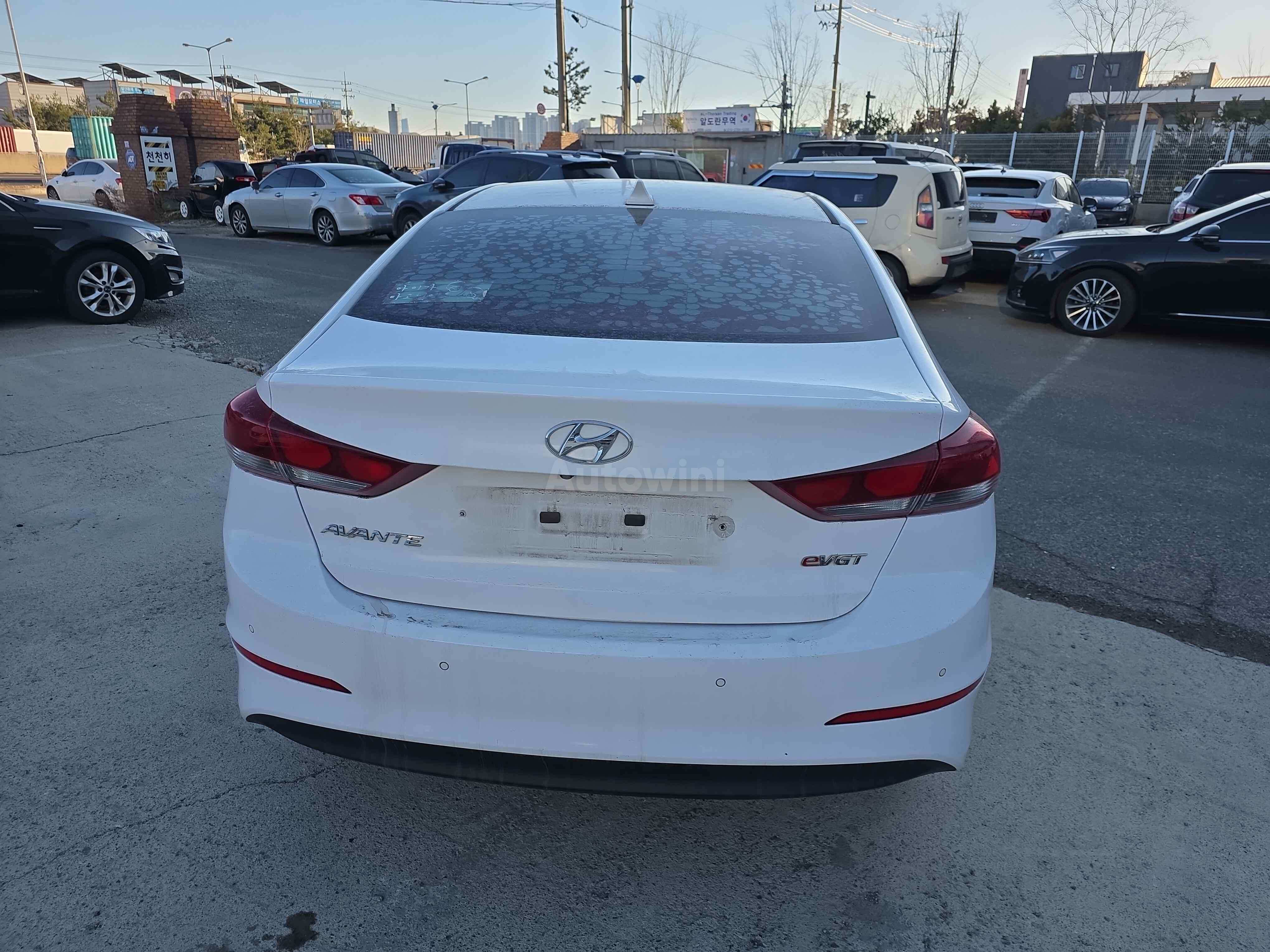 2016 HYUNDAI AVANTE VIN: KMHD641UGGU131486