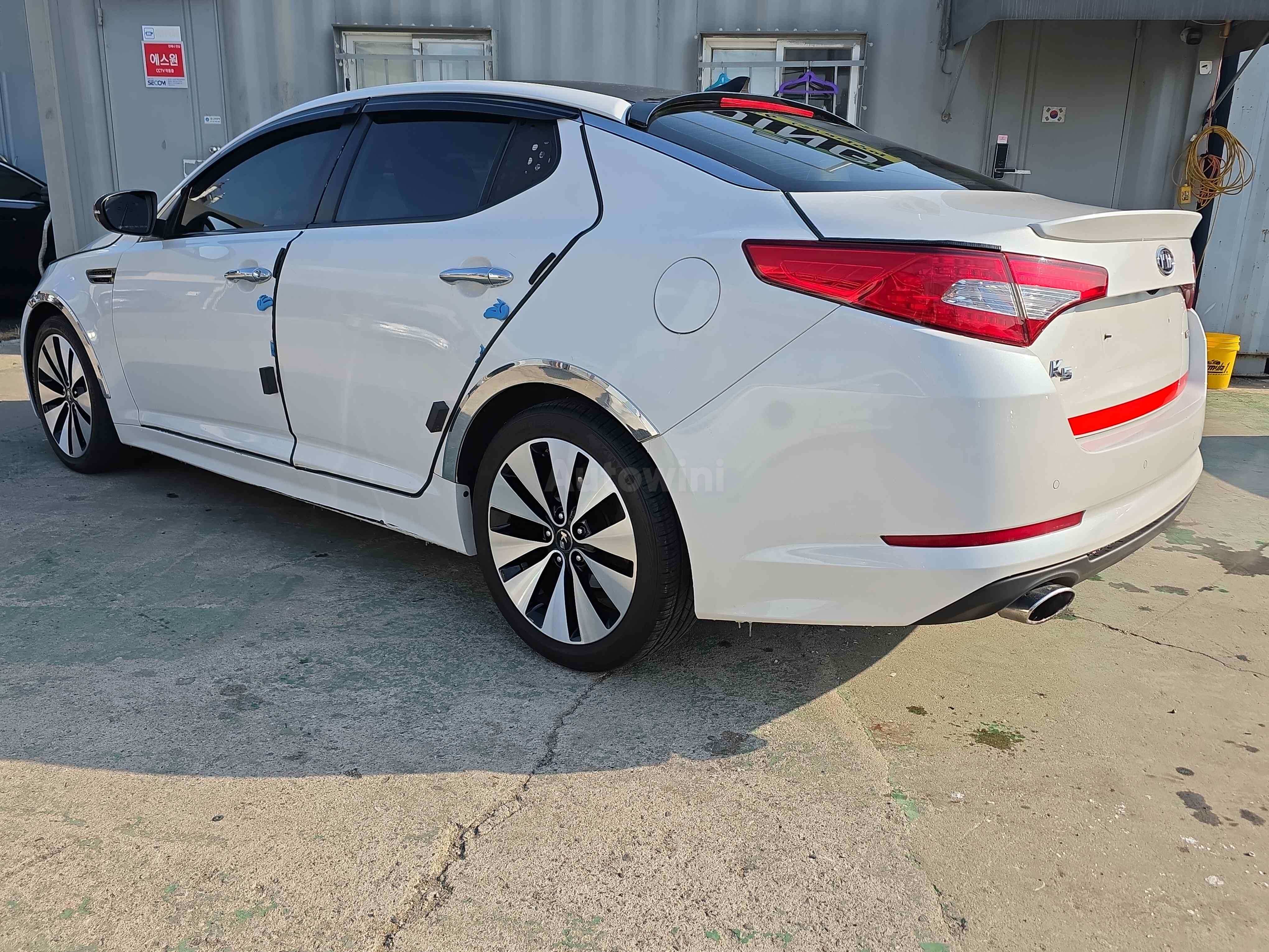 2012 KIA K5 VIN: KNAGN416BCA233280