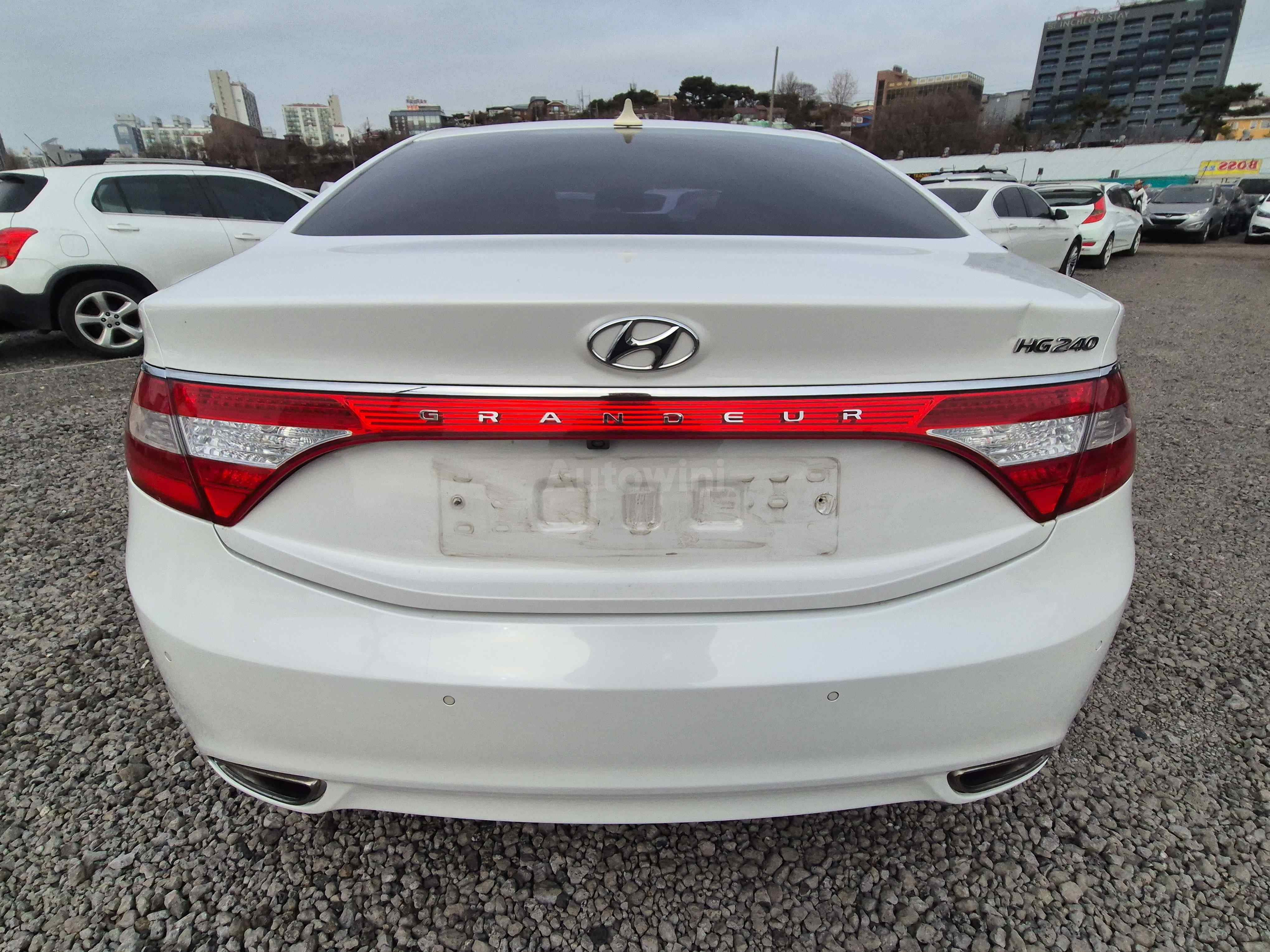 2013 HYUNDAI GRANDEUR VIN: KMHFF41CBDA263117