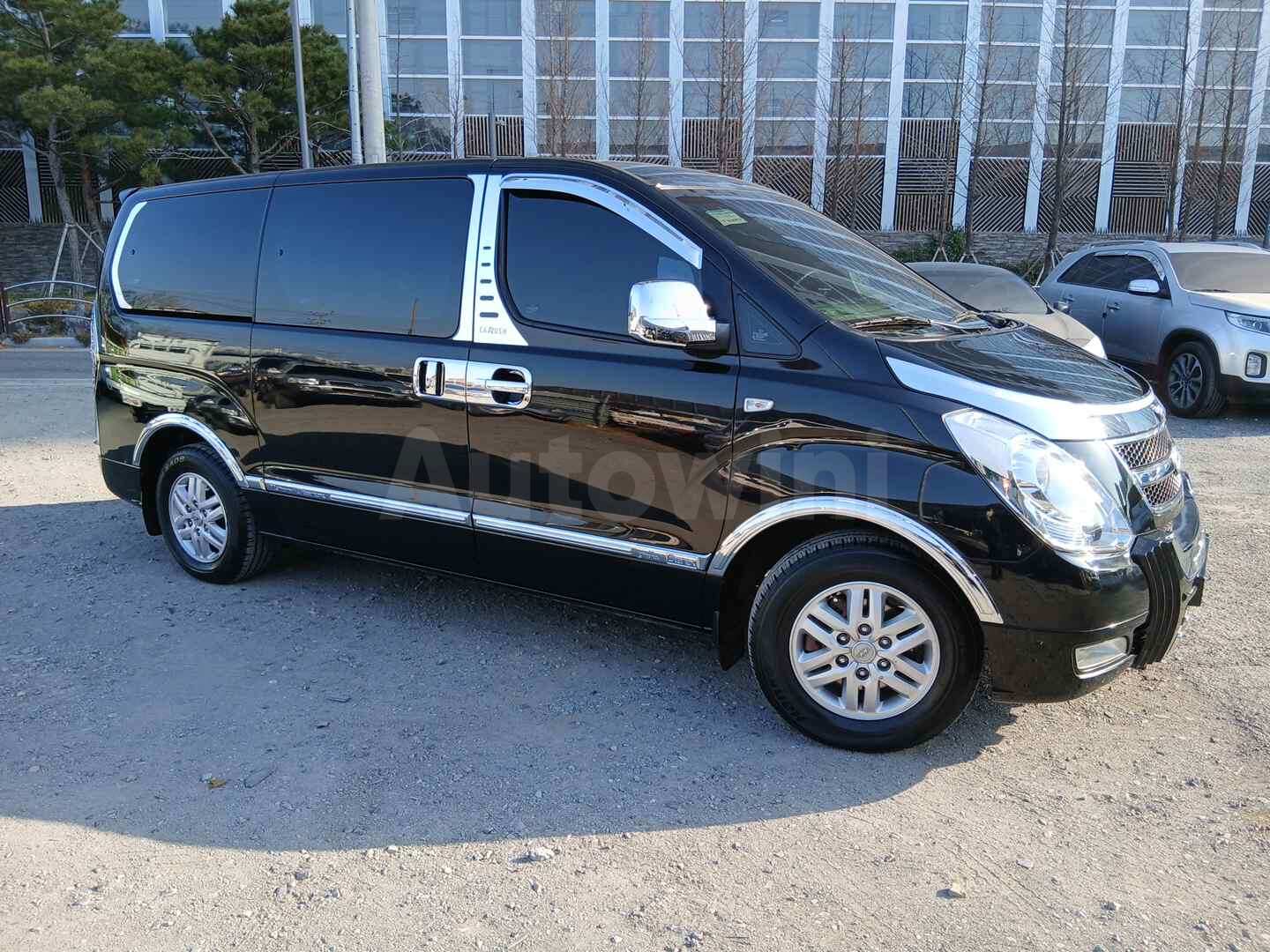 2011 HYUNDAI STAREX VIN: KMJWA37JBBU388839