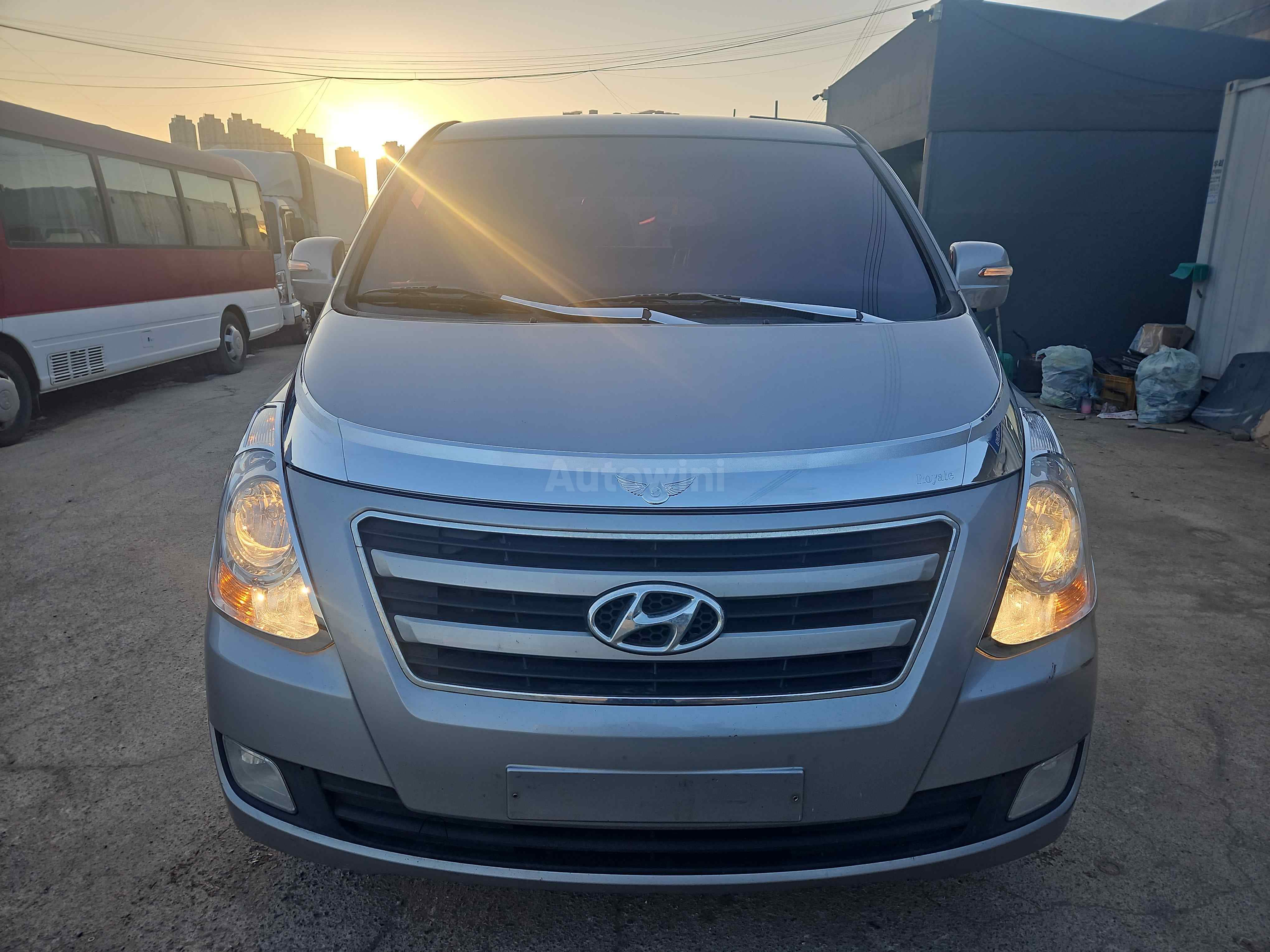 2016 HYUNDAI STAREX VIN: KMFWBX7KBGU815590