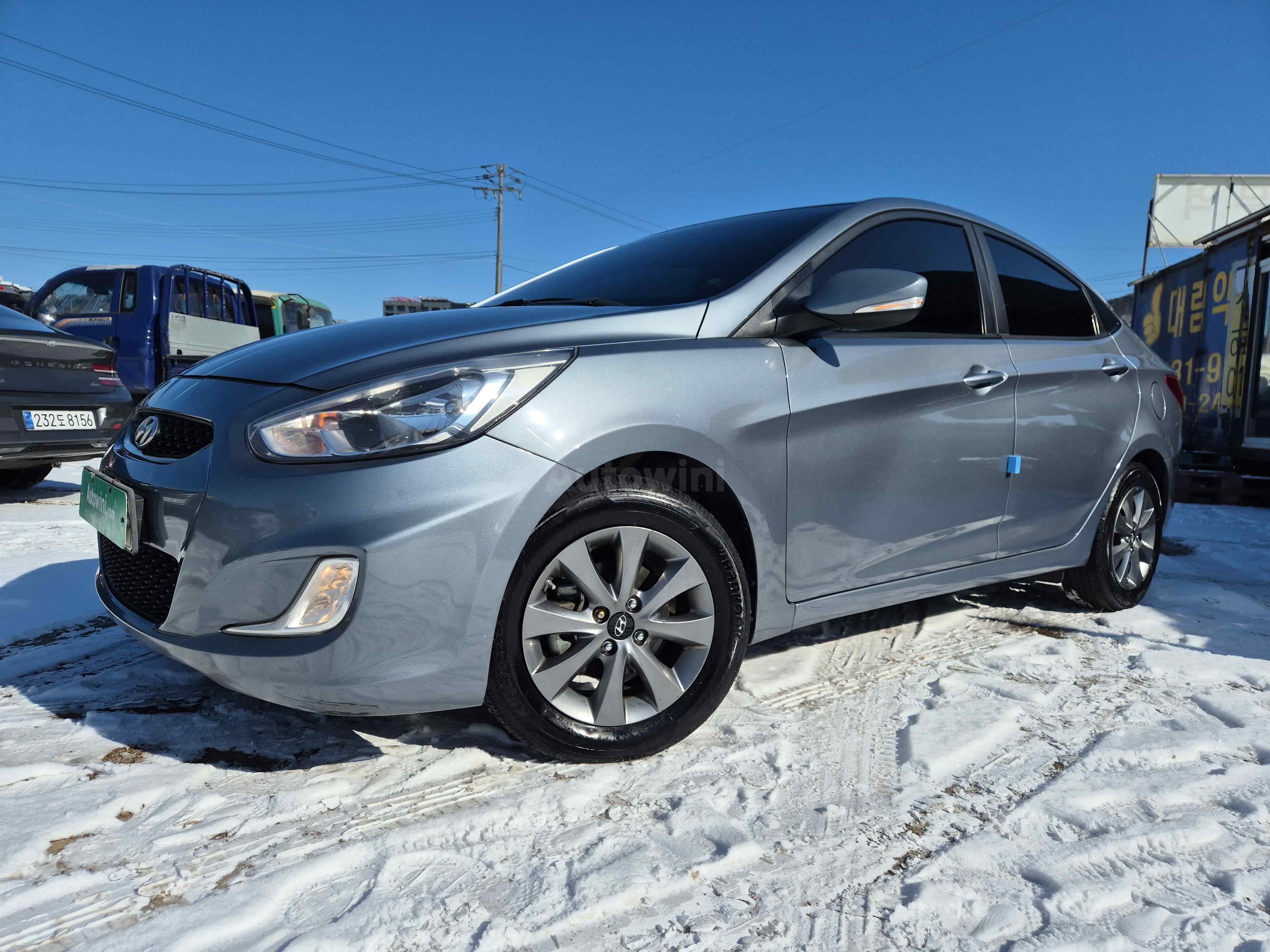 2018 HYUNDAI ACCENT VIN: KMHCT41BEJU369940