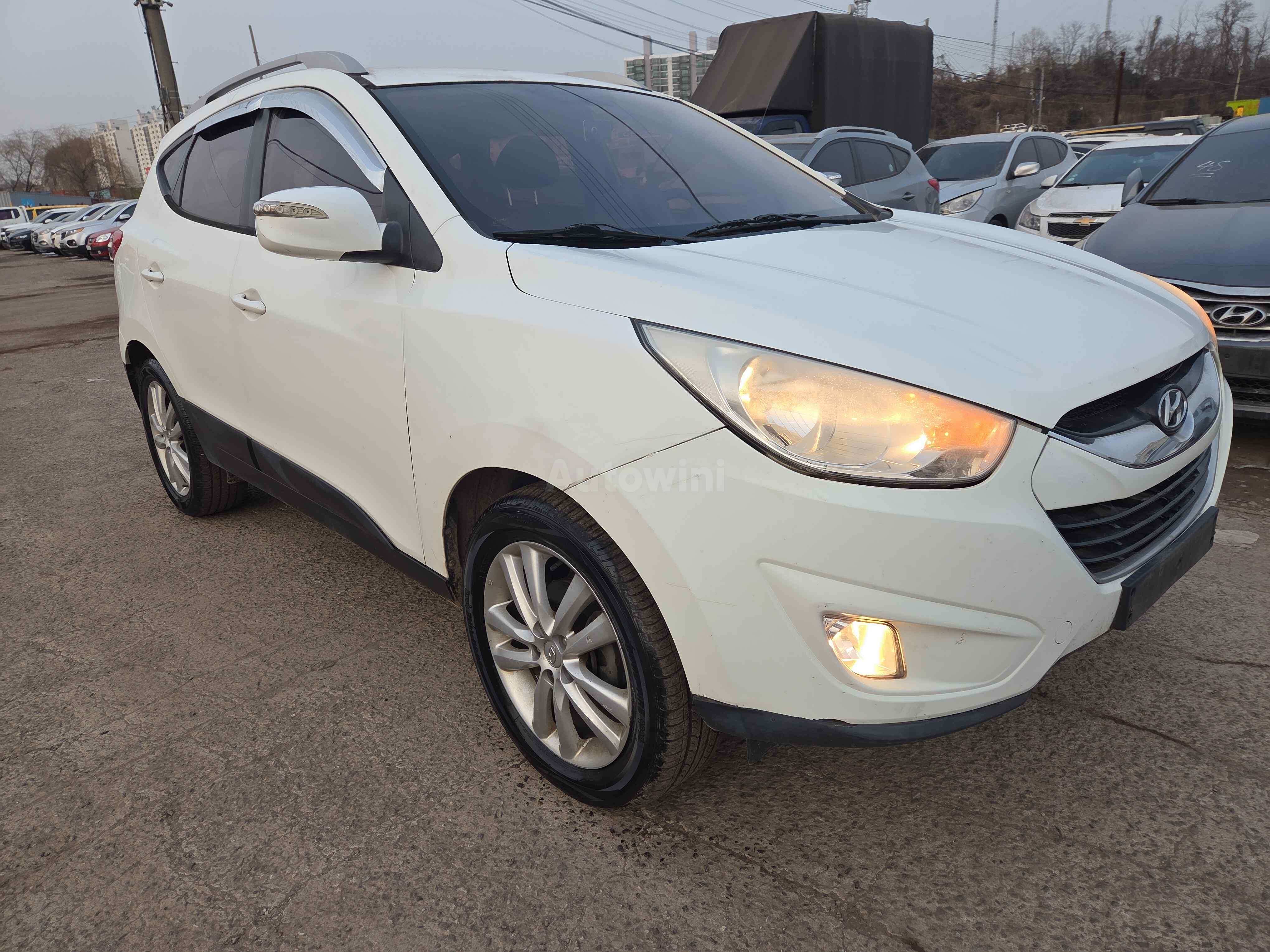 2010 HYUNDAI TUCSON VIN: KMHJU81VBAU014907