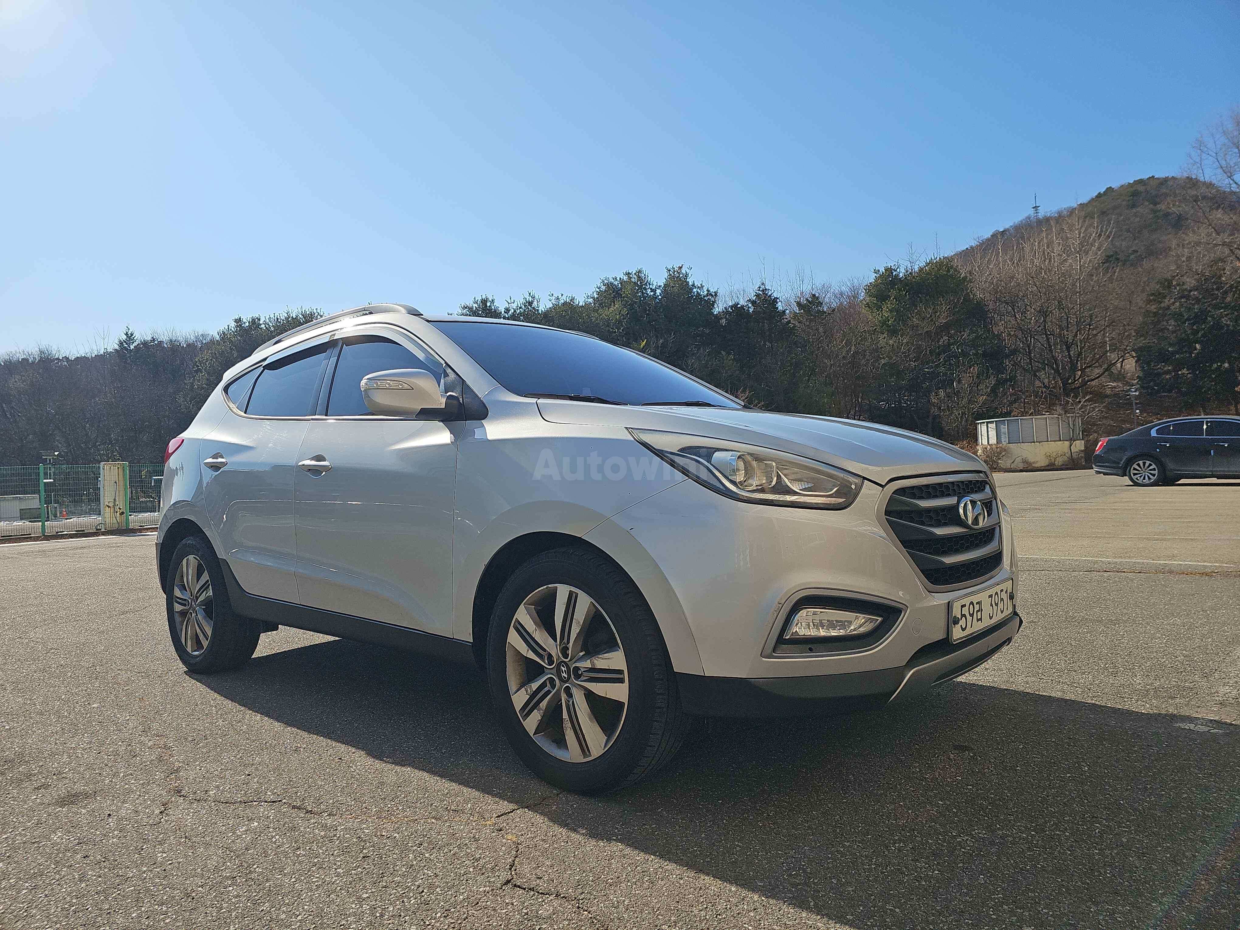 2014 HYUNDAI TUCSON VIN: KMHJT81VBEU802987