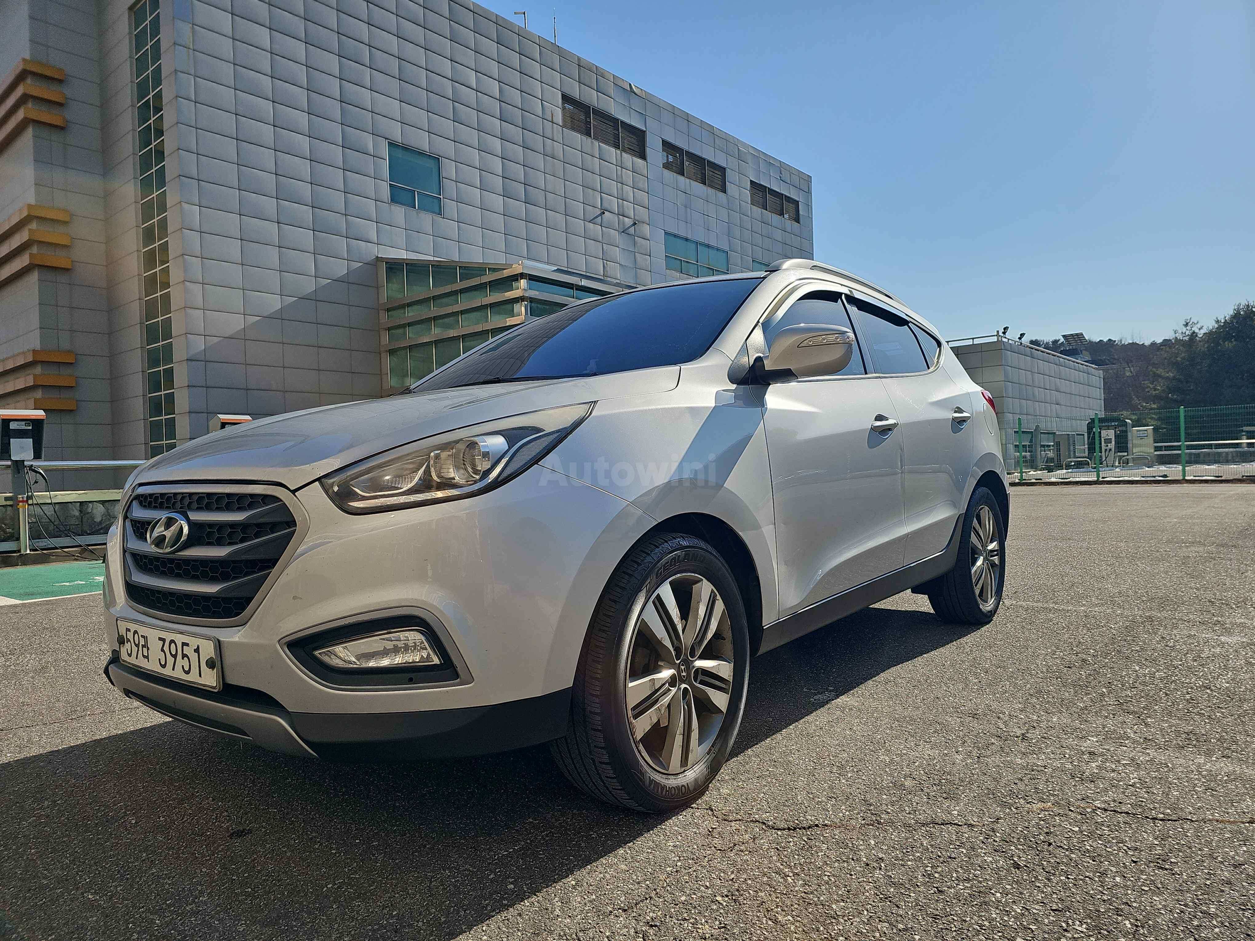 2014 HYUNDAI TUCSON VIN: KMHJT81VBEU802987