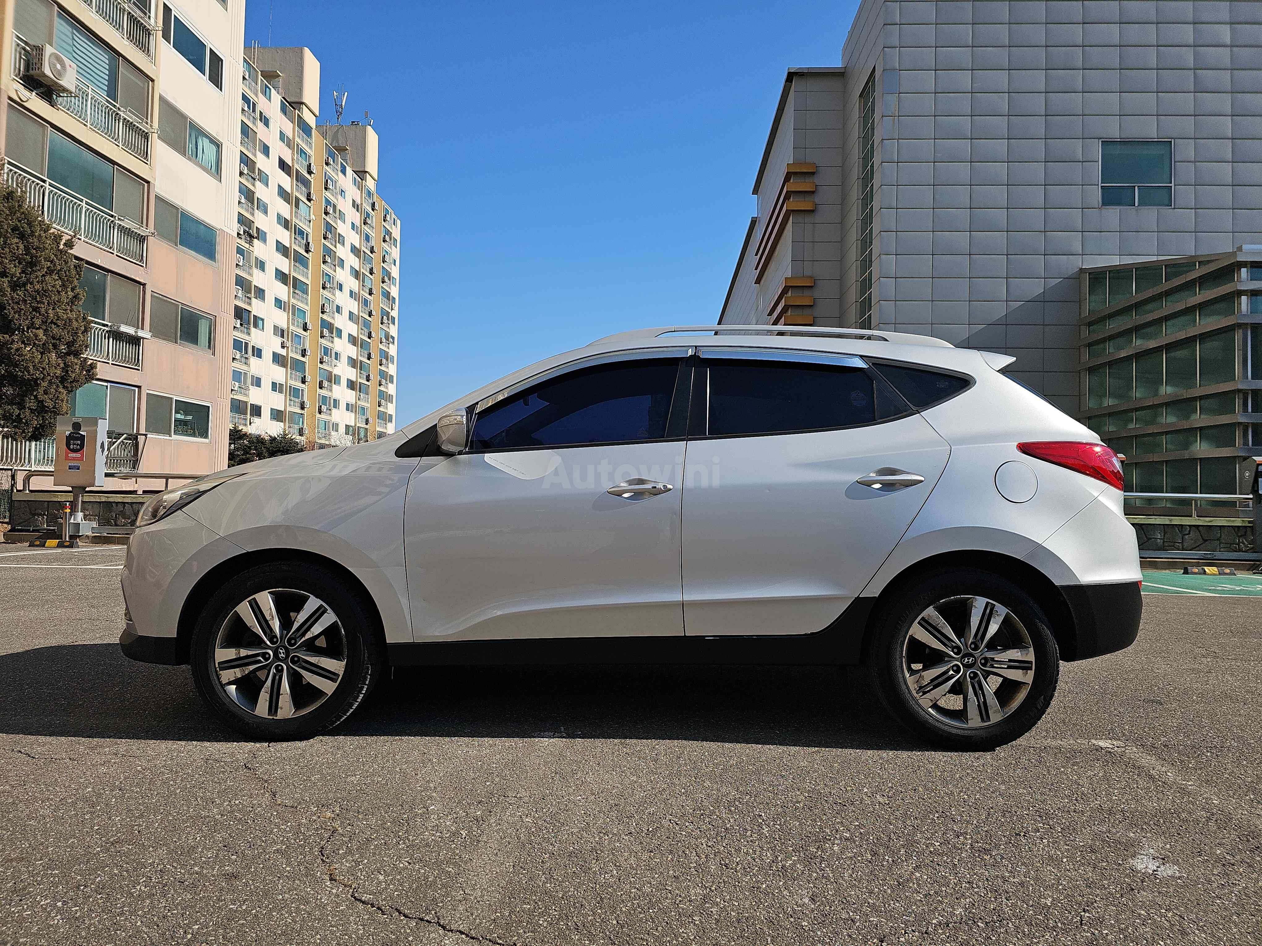 2014 HYUNDAI TUCSON VIN: KMHJT81VBEU802987