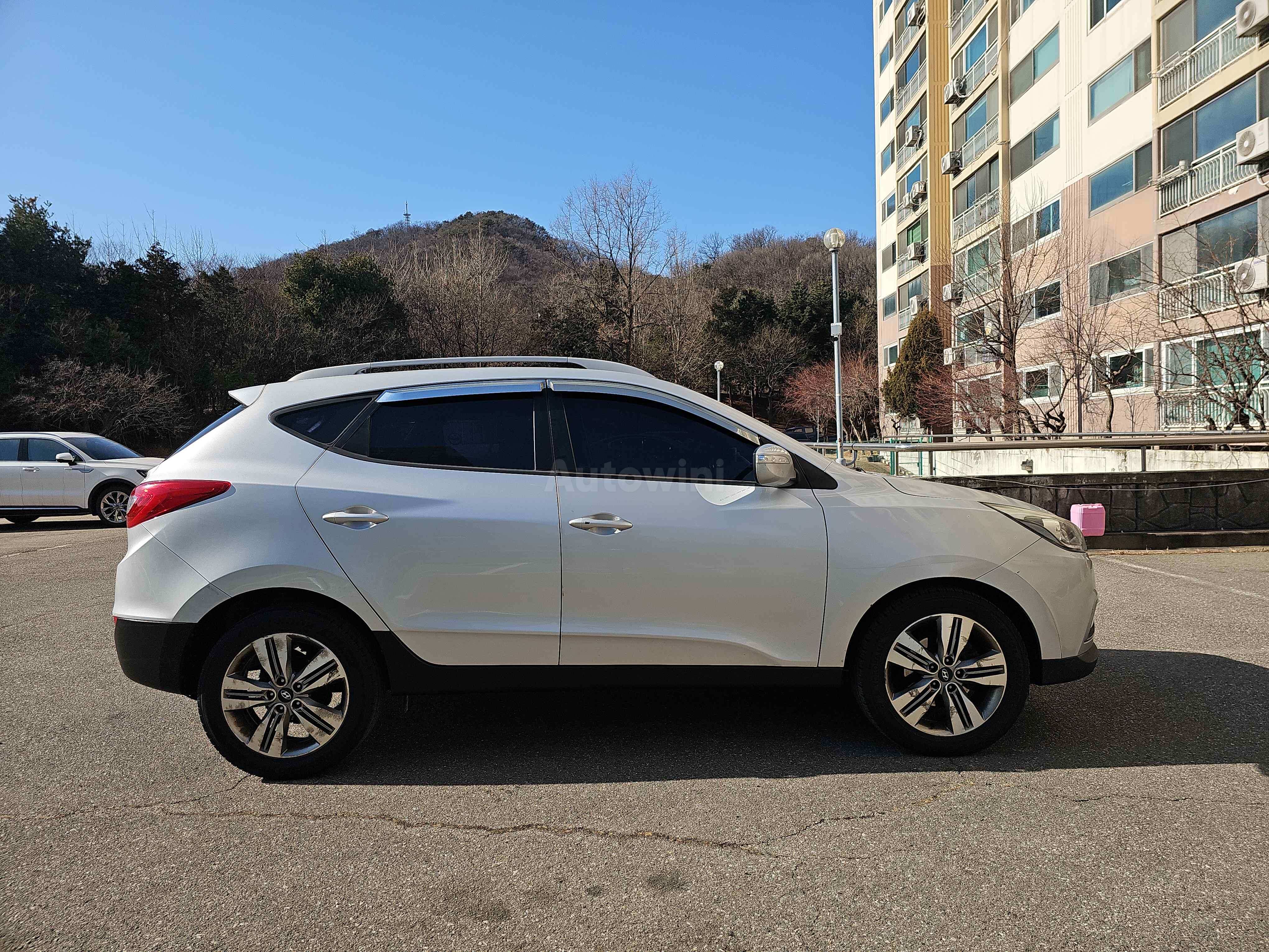 2014 HYUNDAI TUCSON VIN: KMHJT81VBEU802987