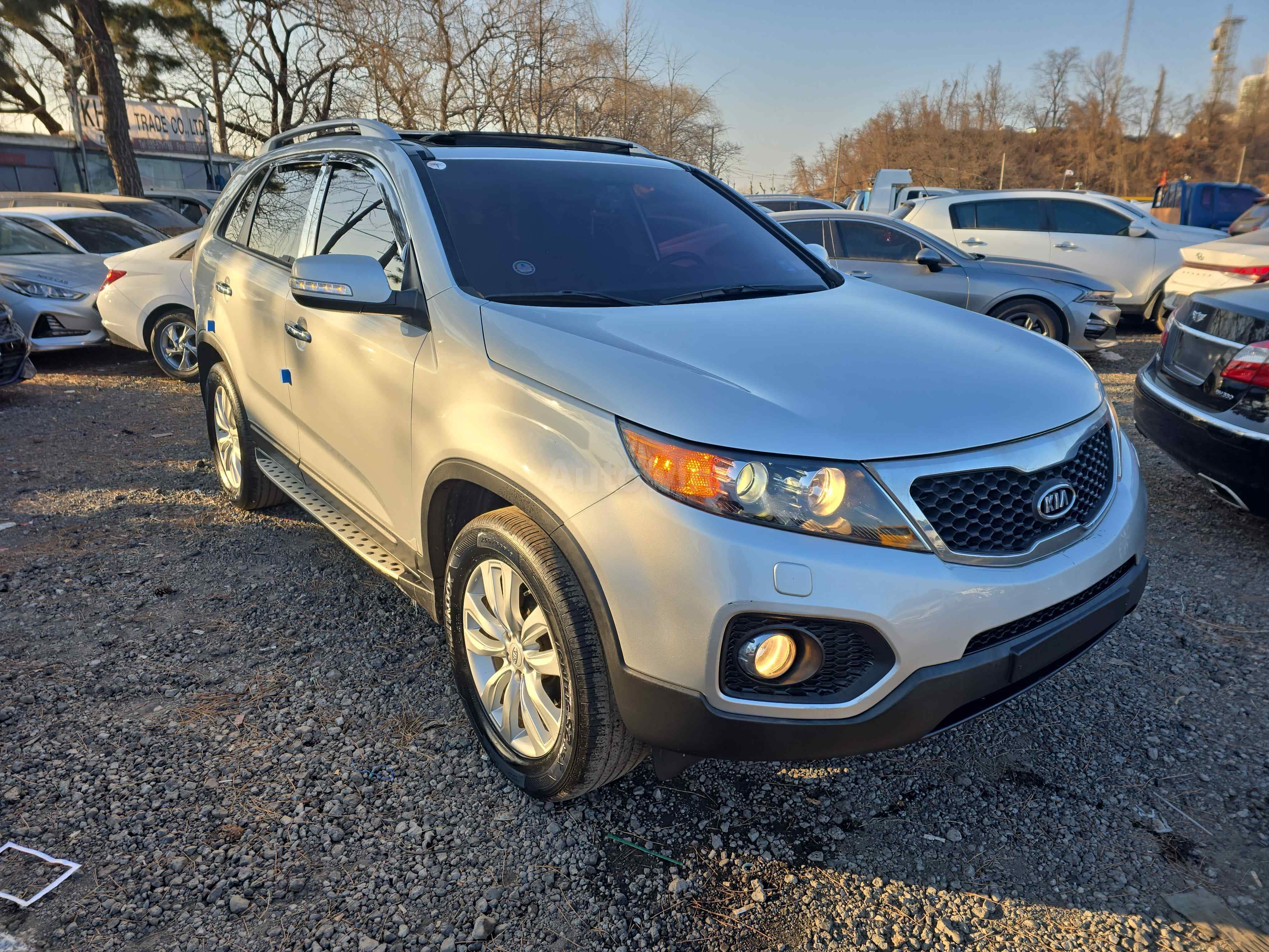 2011 KIA SORENTO VIN: KNAKU815BBA147922