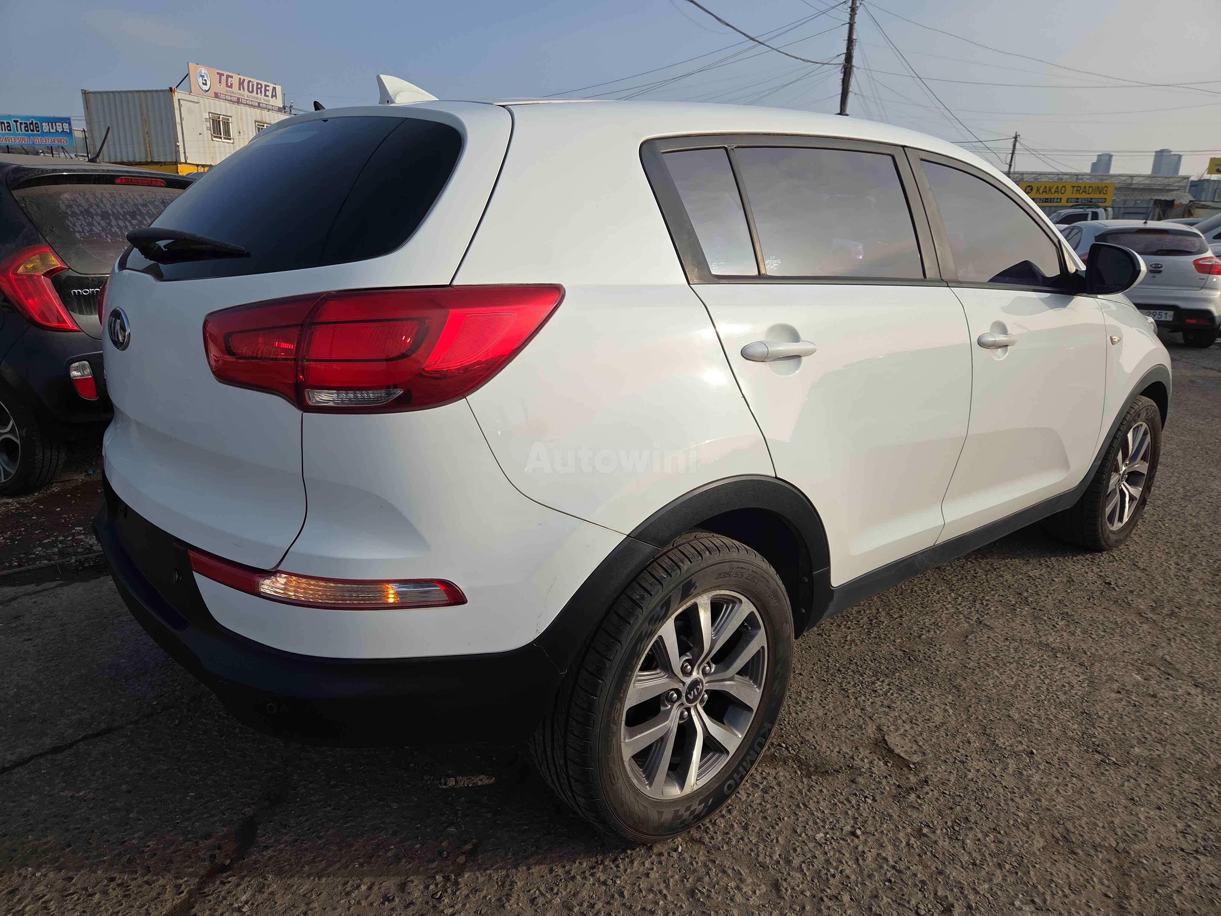 2014 KIA SPORTAGE VIN: KNAPB813BEK570879