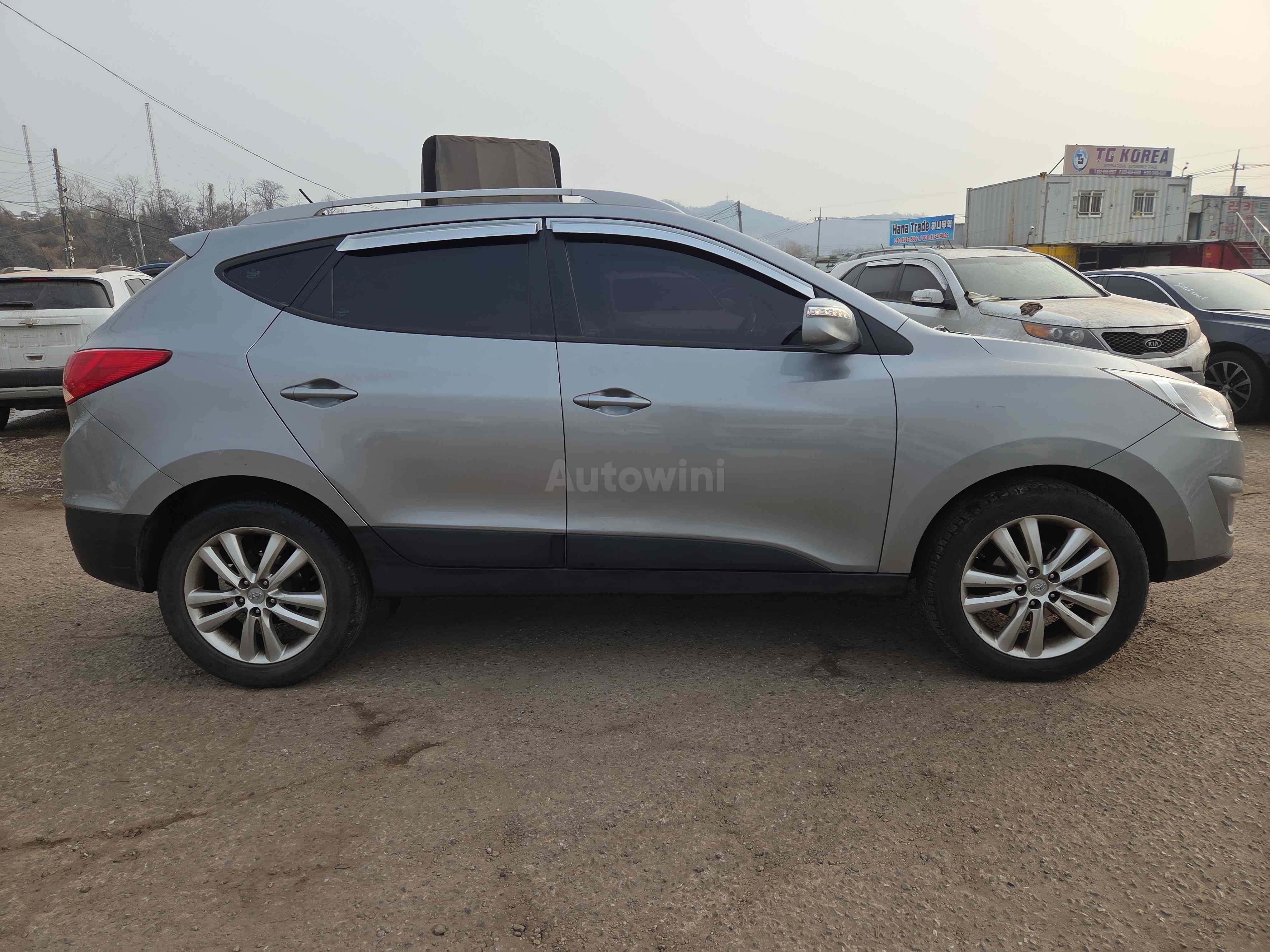 2010 HYUNDAI TUCSON VIN: KMHJU81VBAU017594