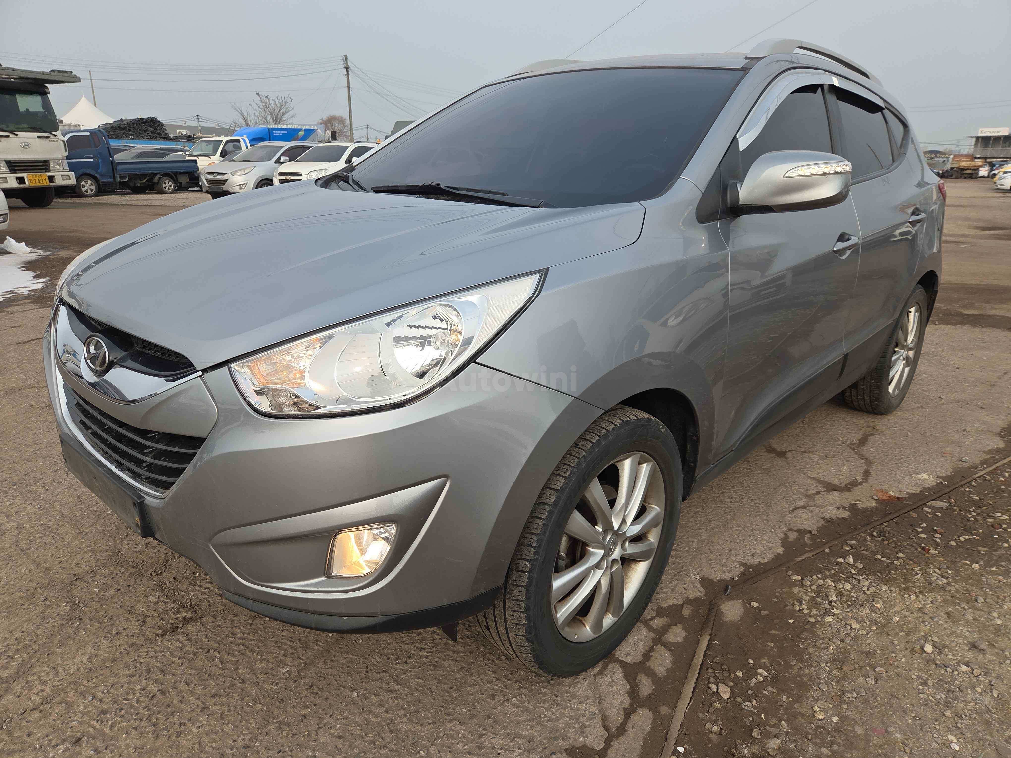 2010 HYUNDAI TUCSON VIN: KMHJU81VBAU017594