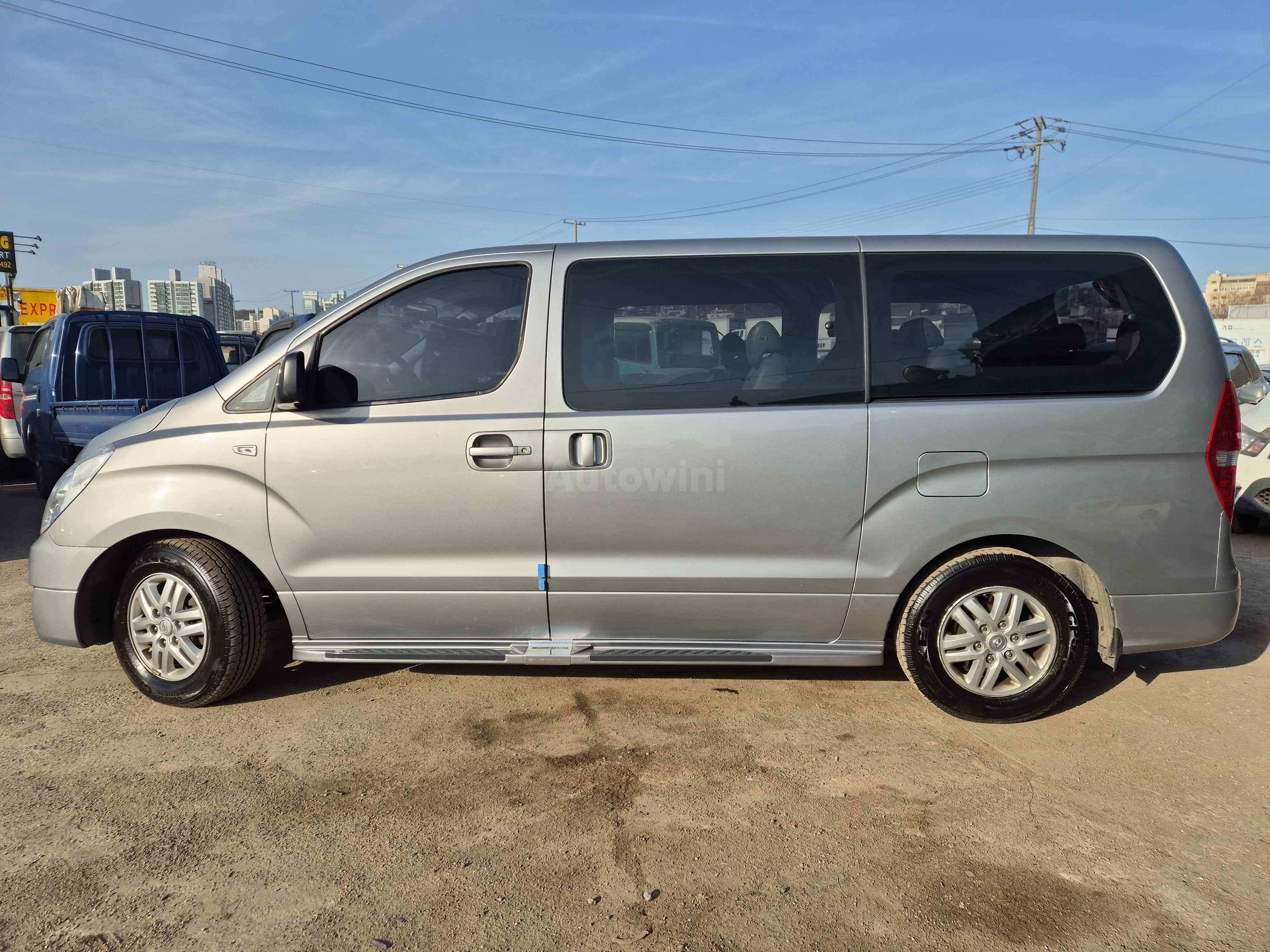 2017 HYUNDAI STAREX VIN: KMJWA37KBHU848649