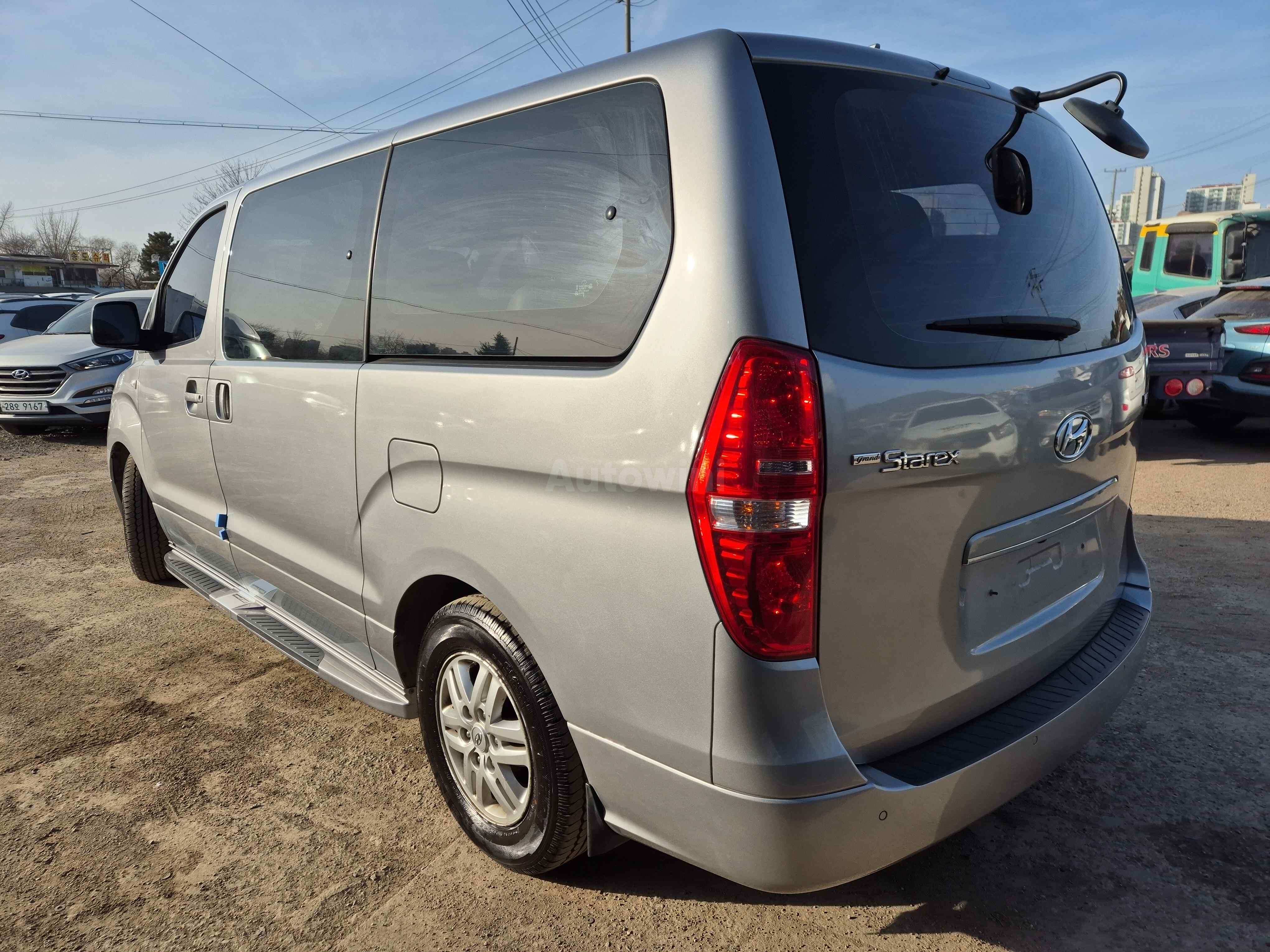 2017 HYUNDAI STAREX VIN: KMJWA37KBHU848649