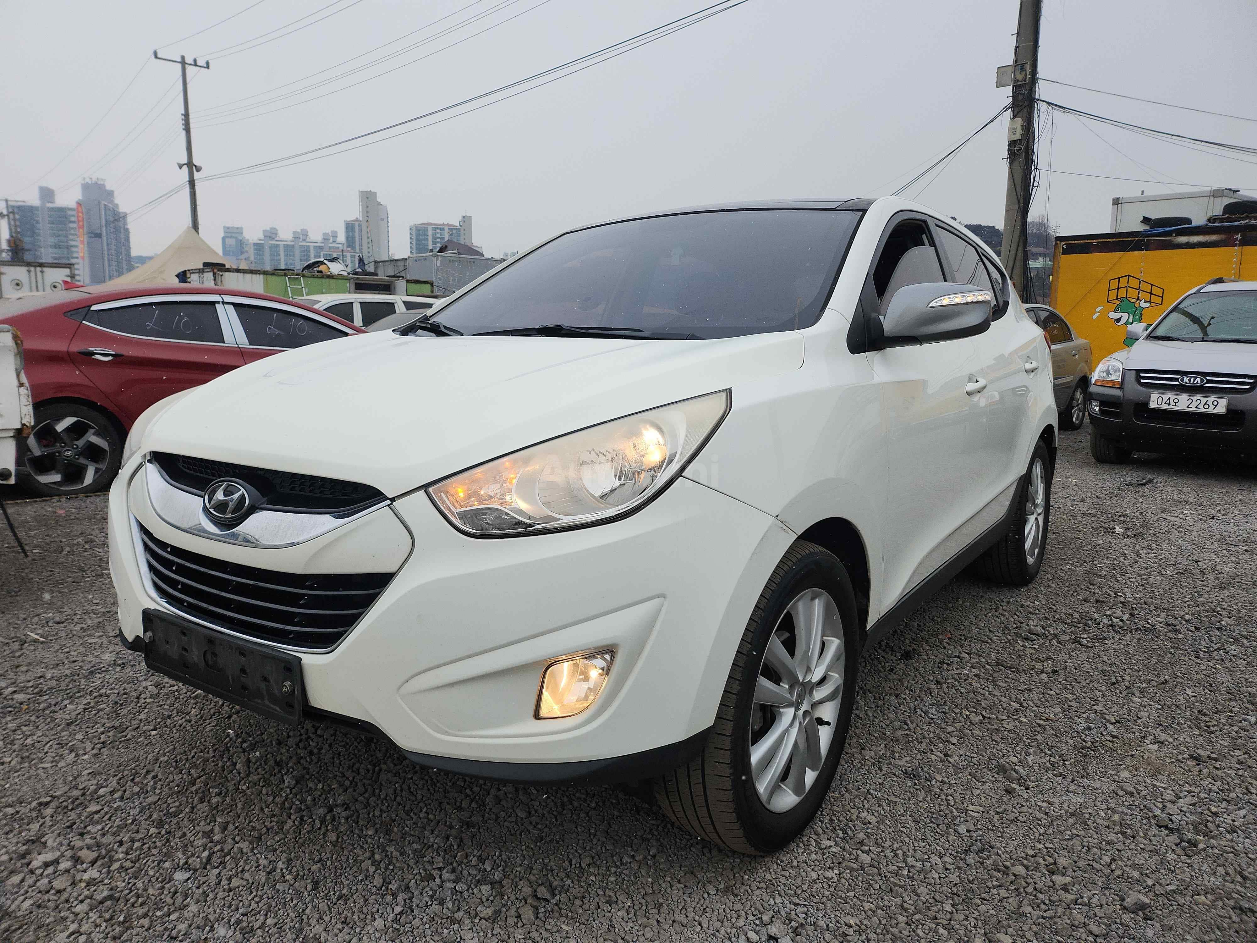 2010 HYUNDAI TUCSON VIN: KMHJU81VBAU019852