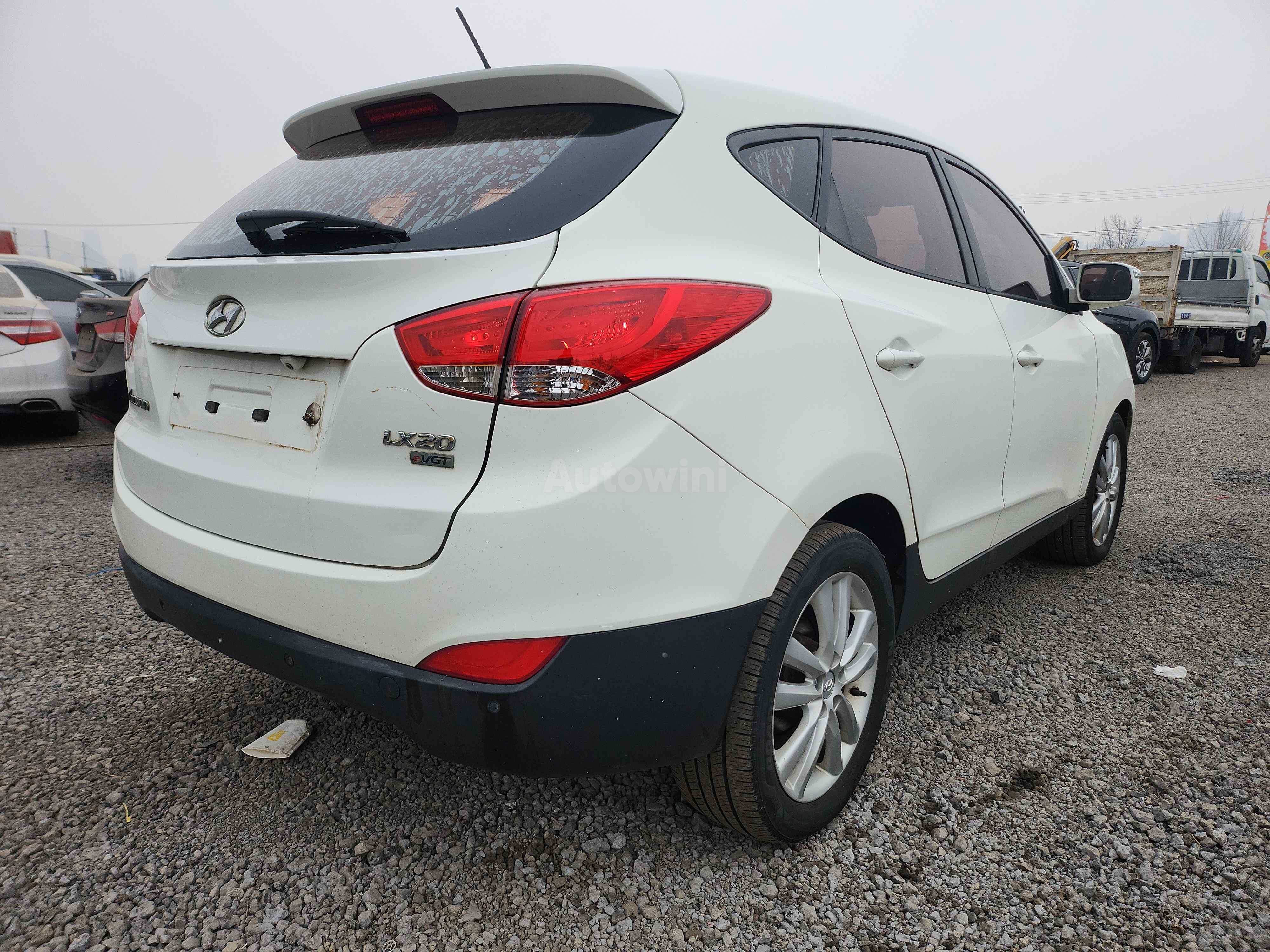 2010 HYUNDAI TUCSON VIN: KMHJU81VBAU019852