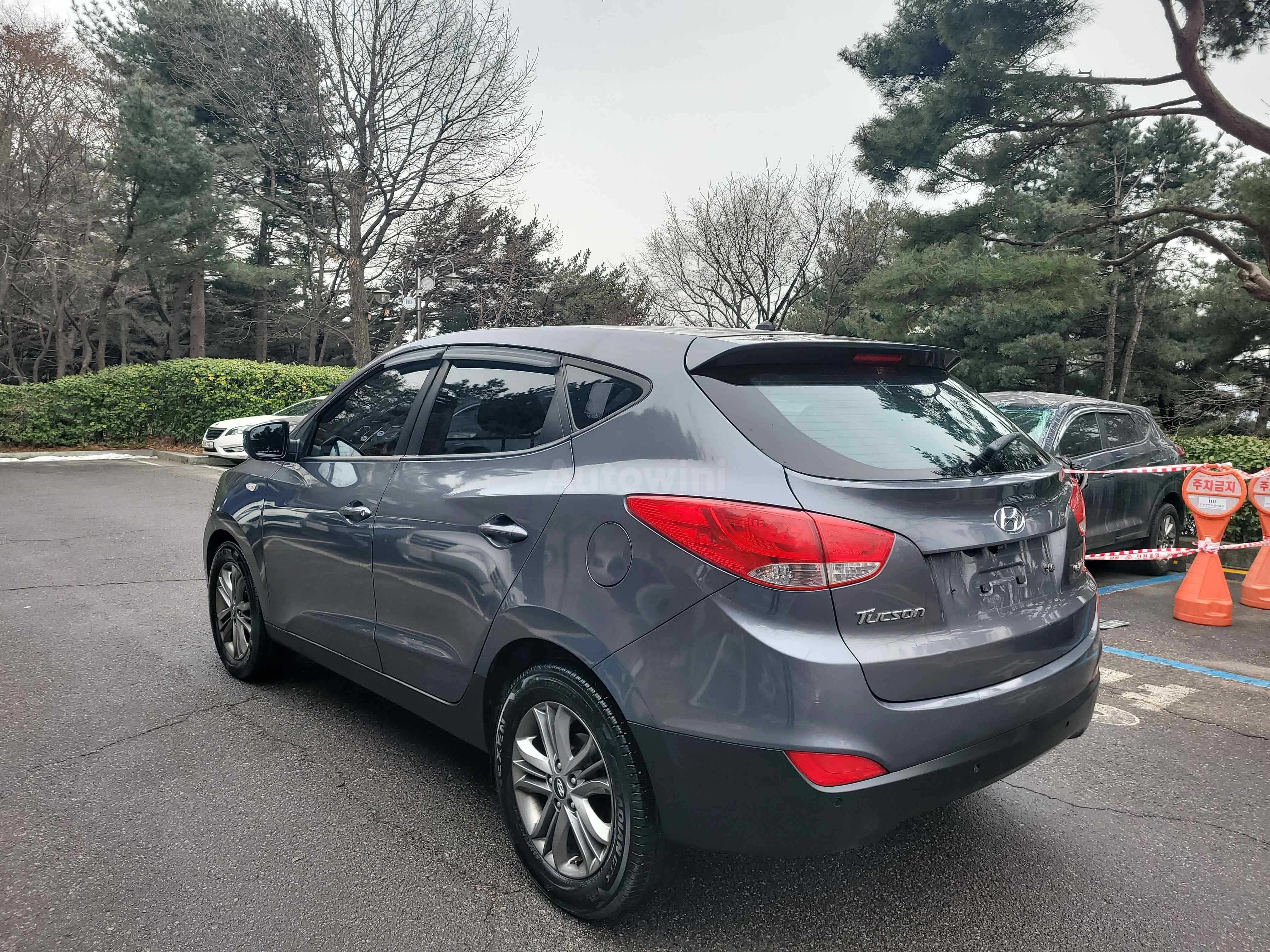 2015 HYUNDAI TUCSON VIN: KMHJT81VBFU971101
