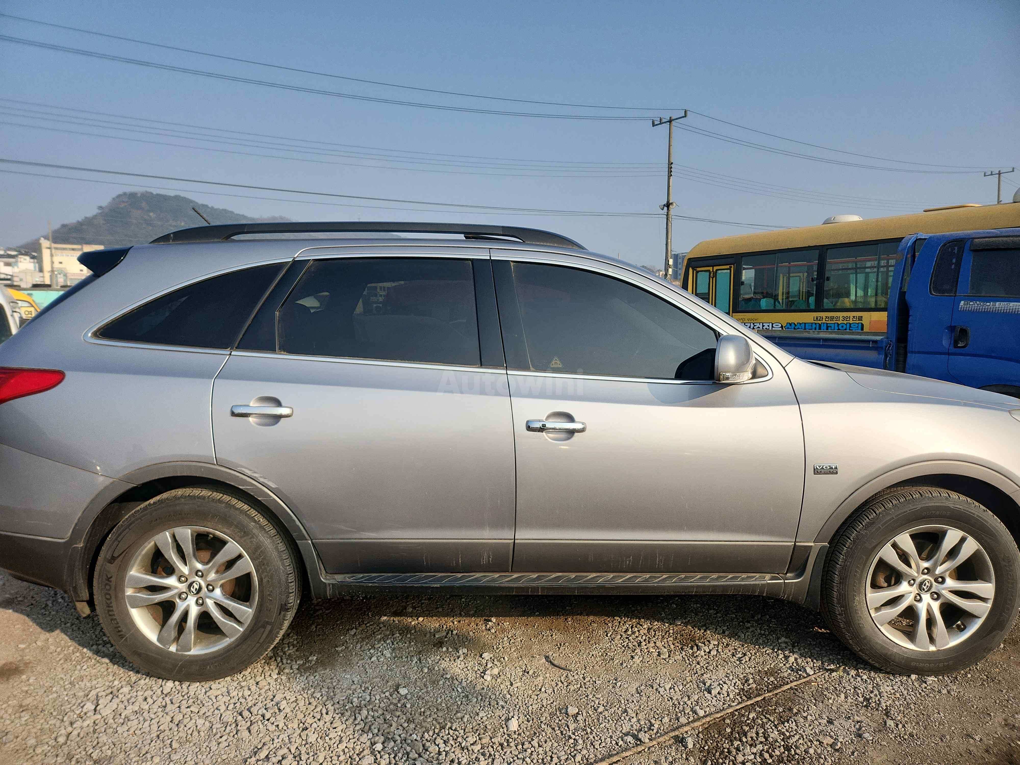 2010 HYUNDAI VERACRUZ VIN: KMHNV81WBAU113318
