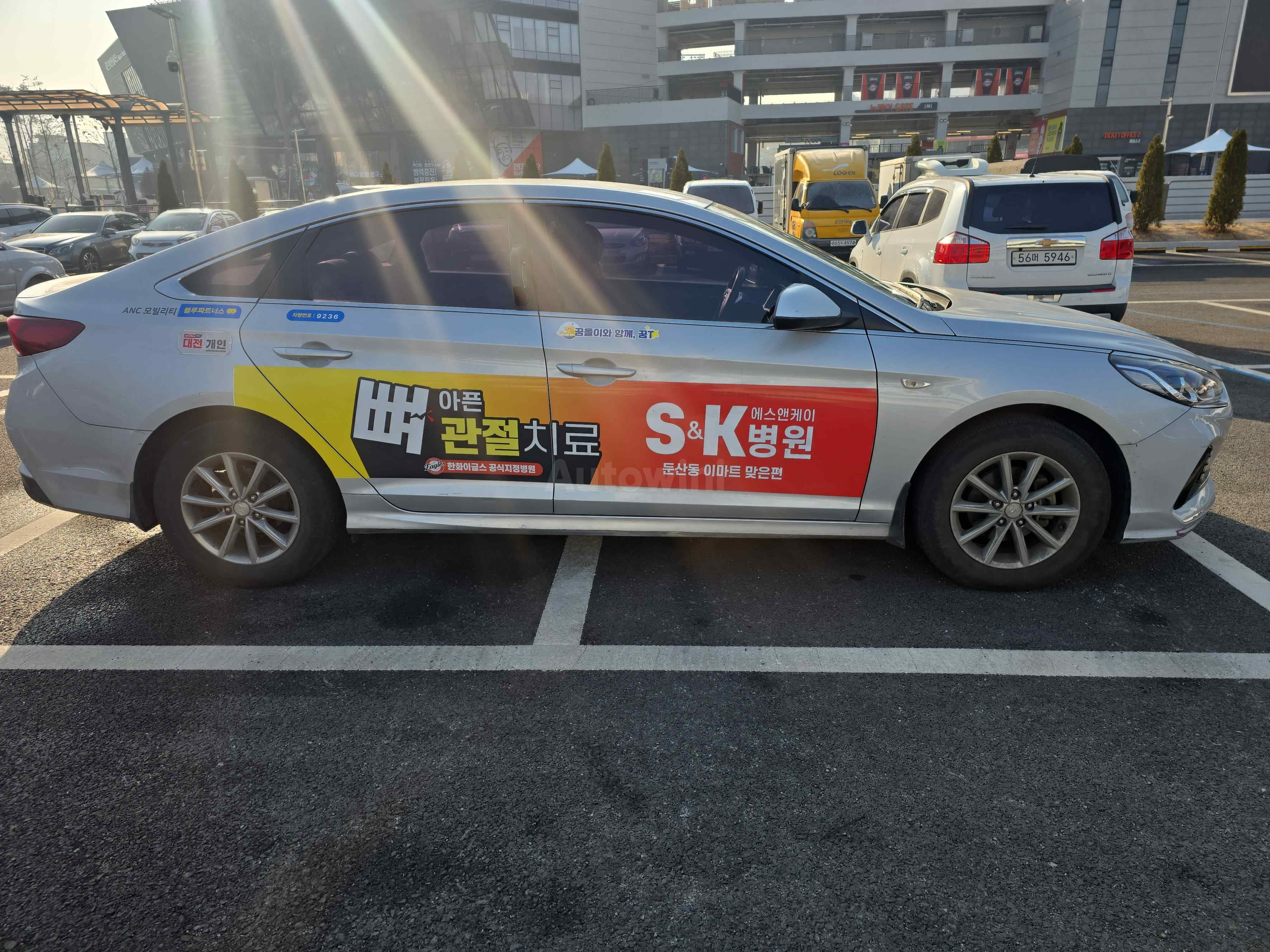 2018 HYUNDAI SONATA VIN: KMHE341DBJA428099