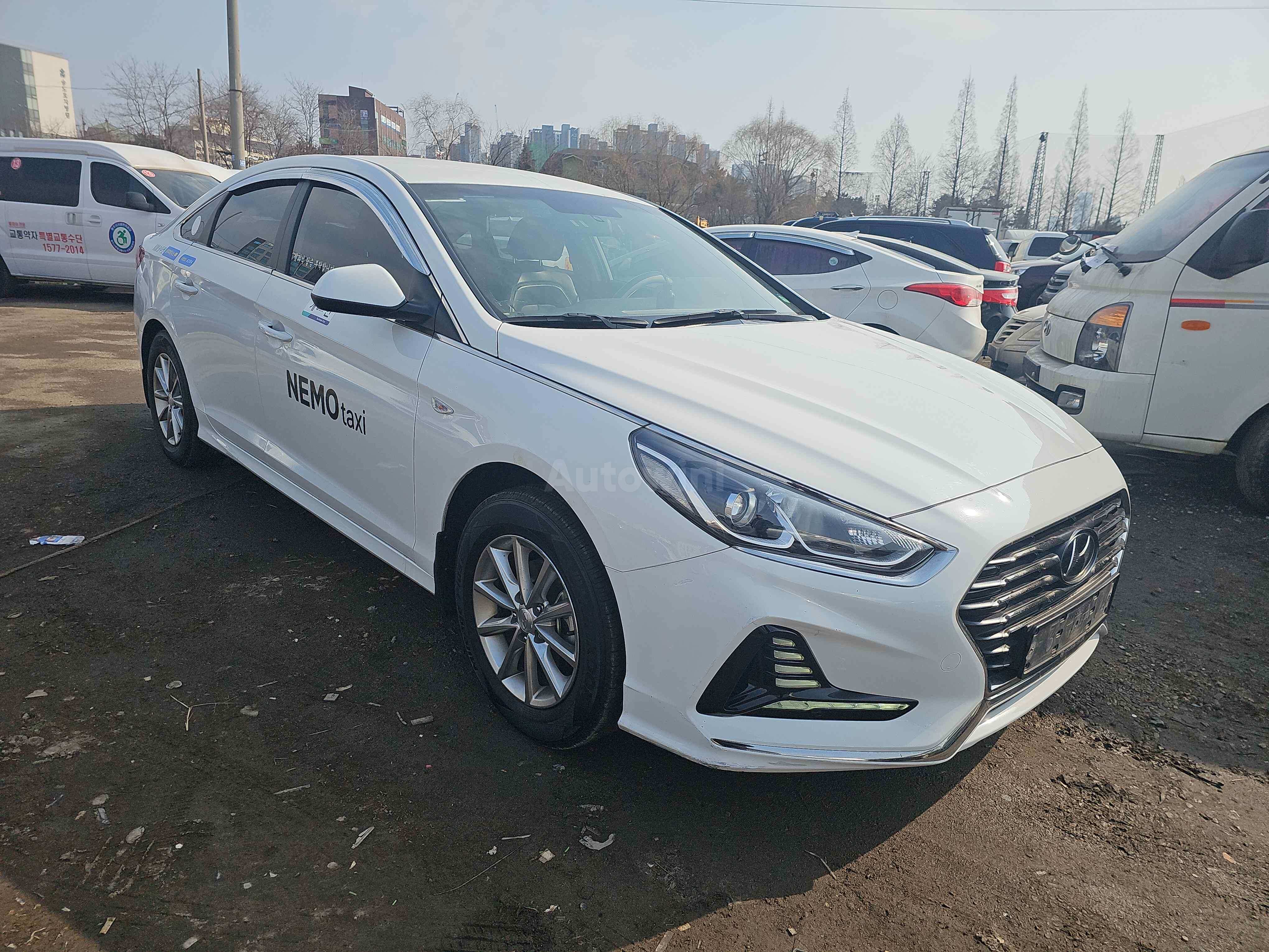2018 HYUNDAI SONATA VIN: KMHE341DBJA415427