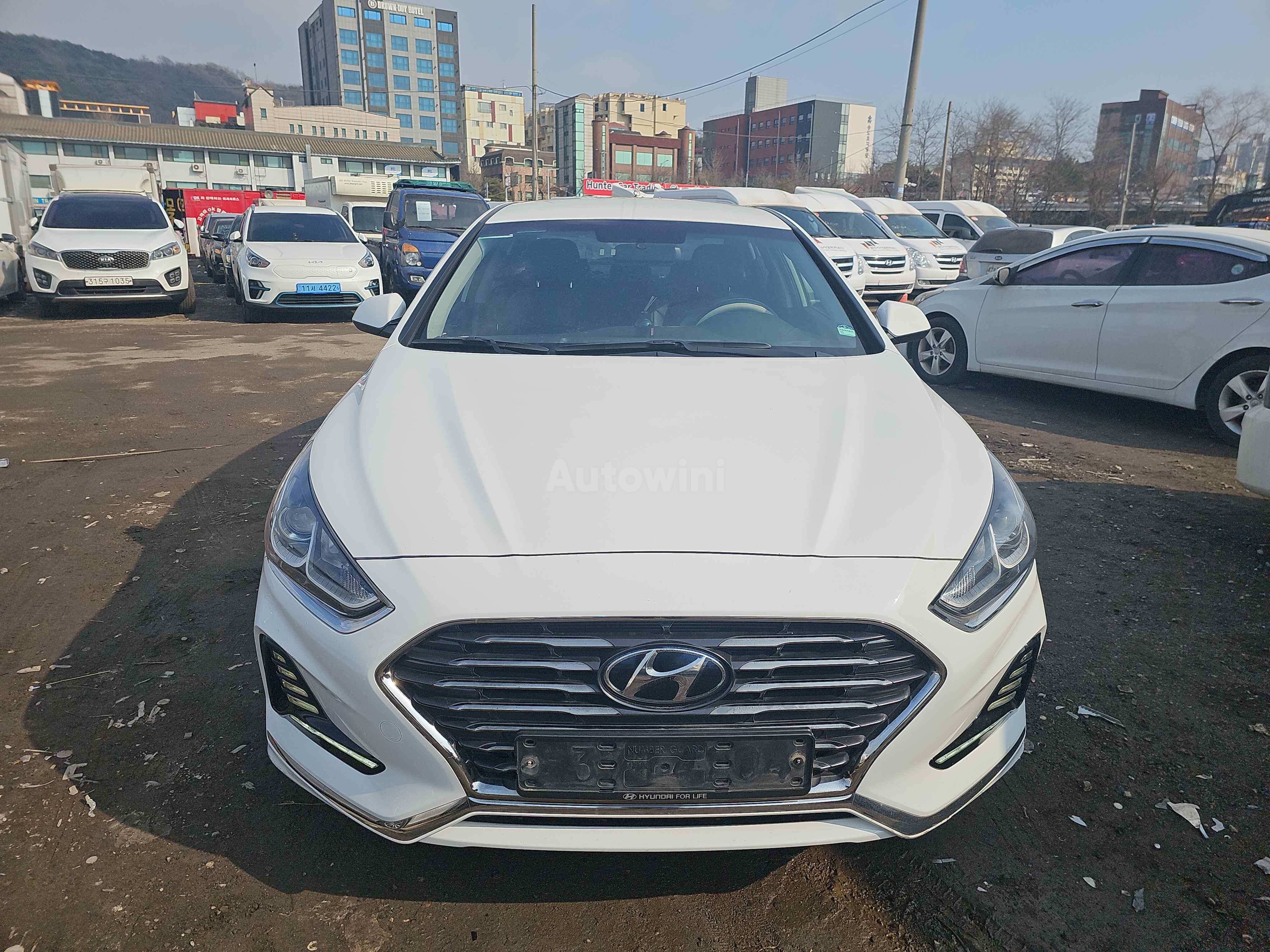 2018 HYUNDAI SONATA VIN: KMHE341DBJA415427