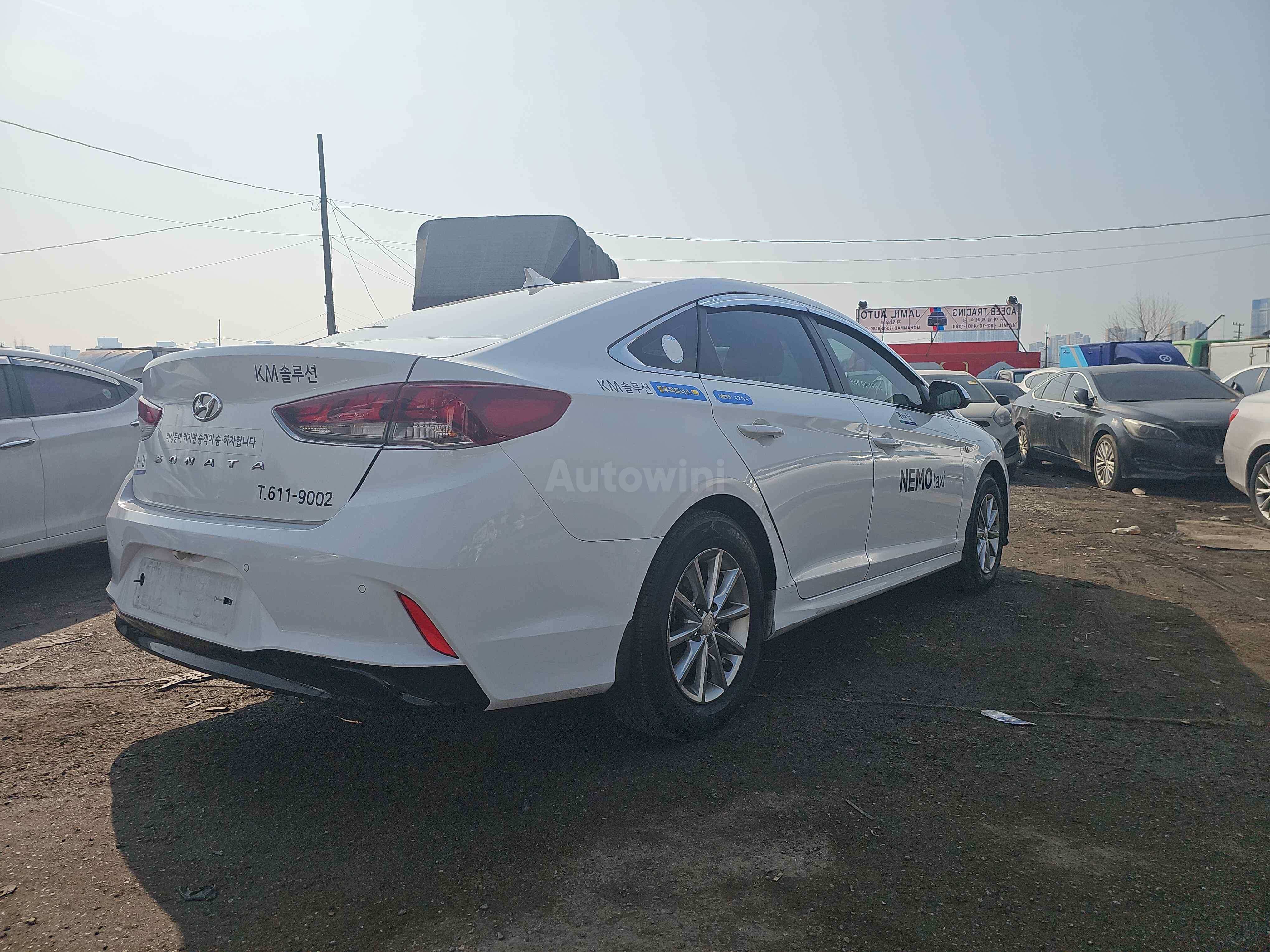 2018 HYUNDAI SONATA VIN: KMHE341DBJA415427