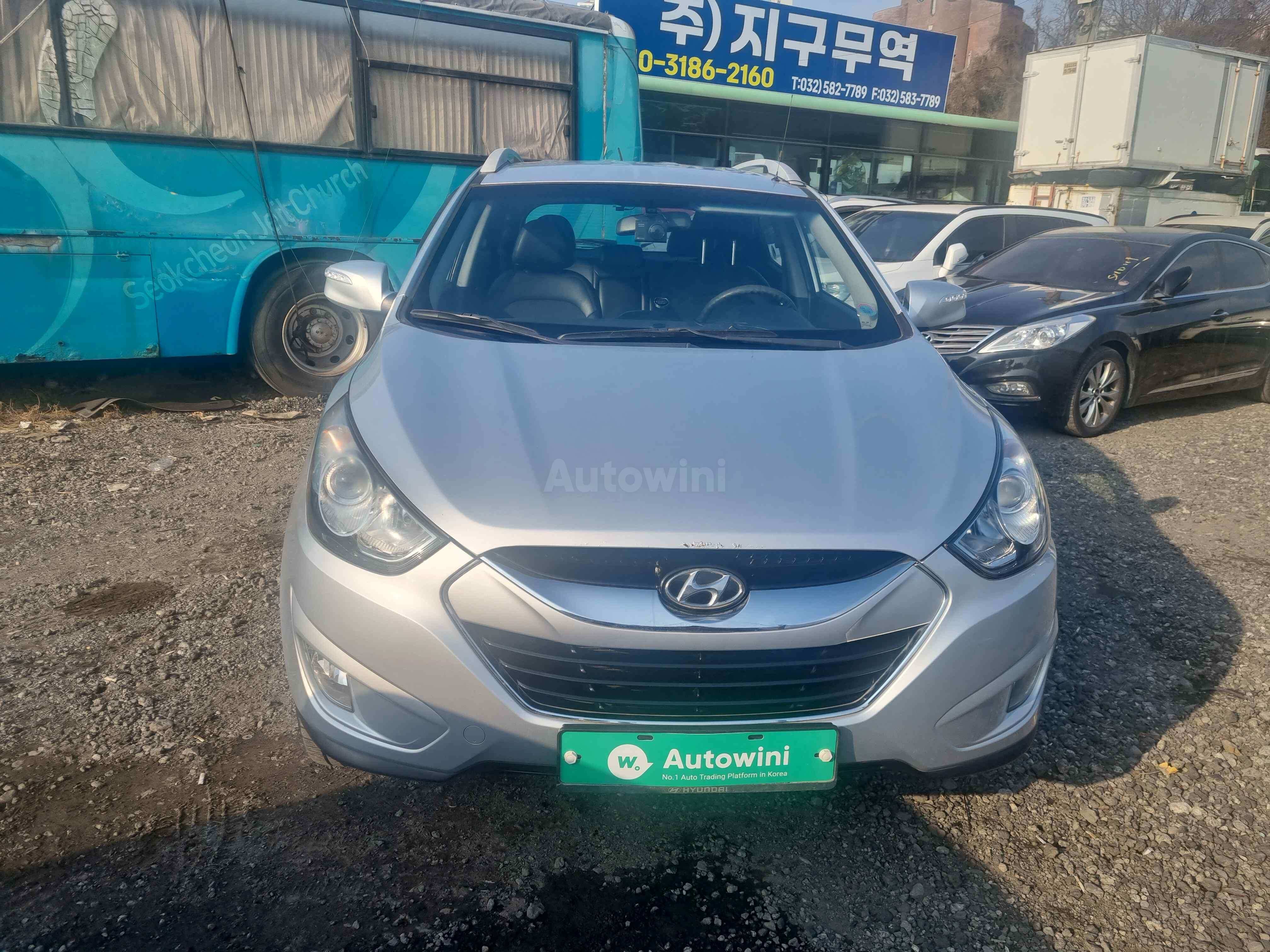 2011 HYUNDAI TUCSON VIN: KMHJU81VBBU241597