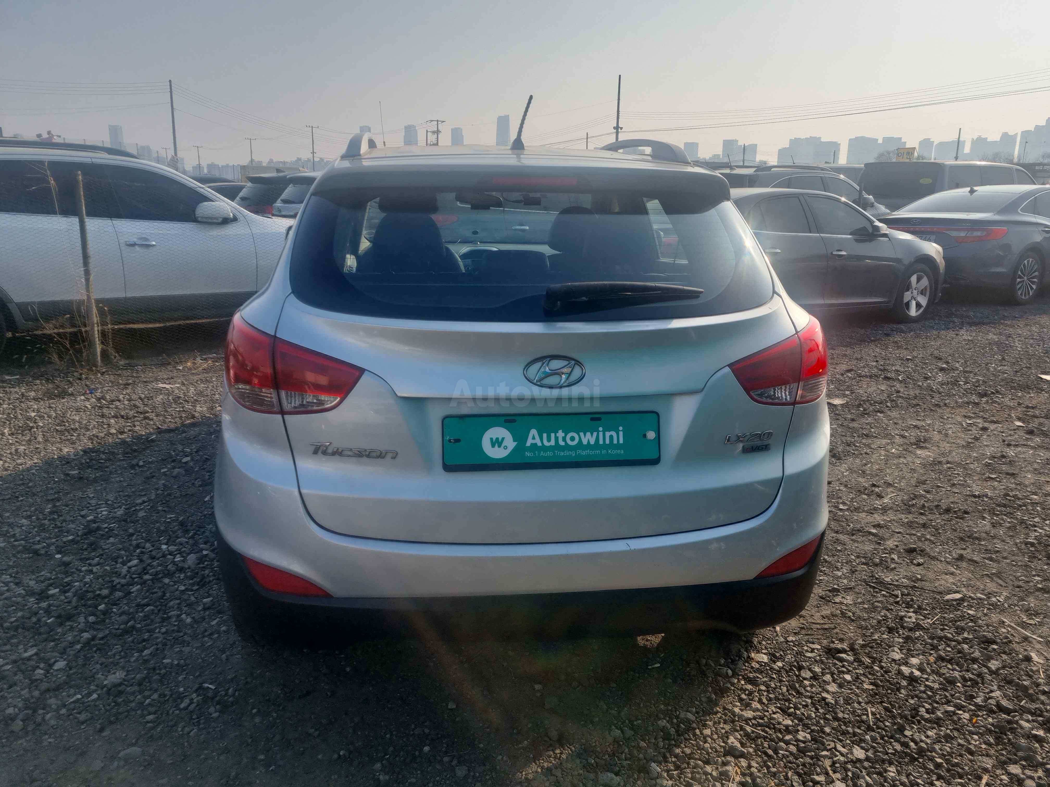 2011 HYUNDAI TUCSON VIN: KMHJU81VBBU241597