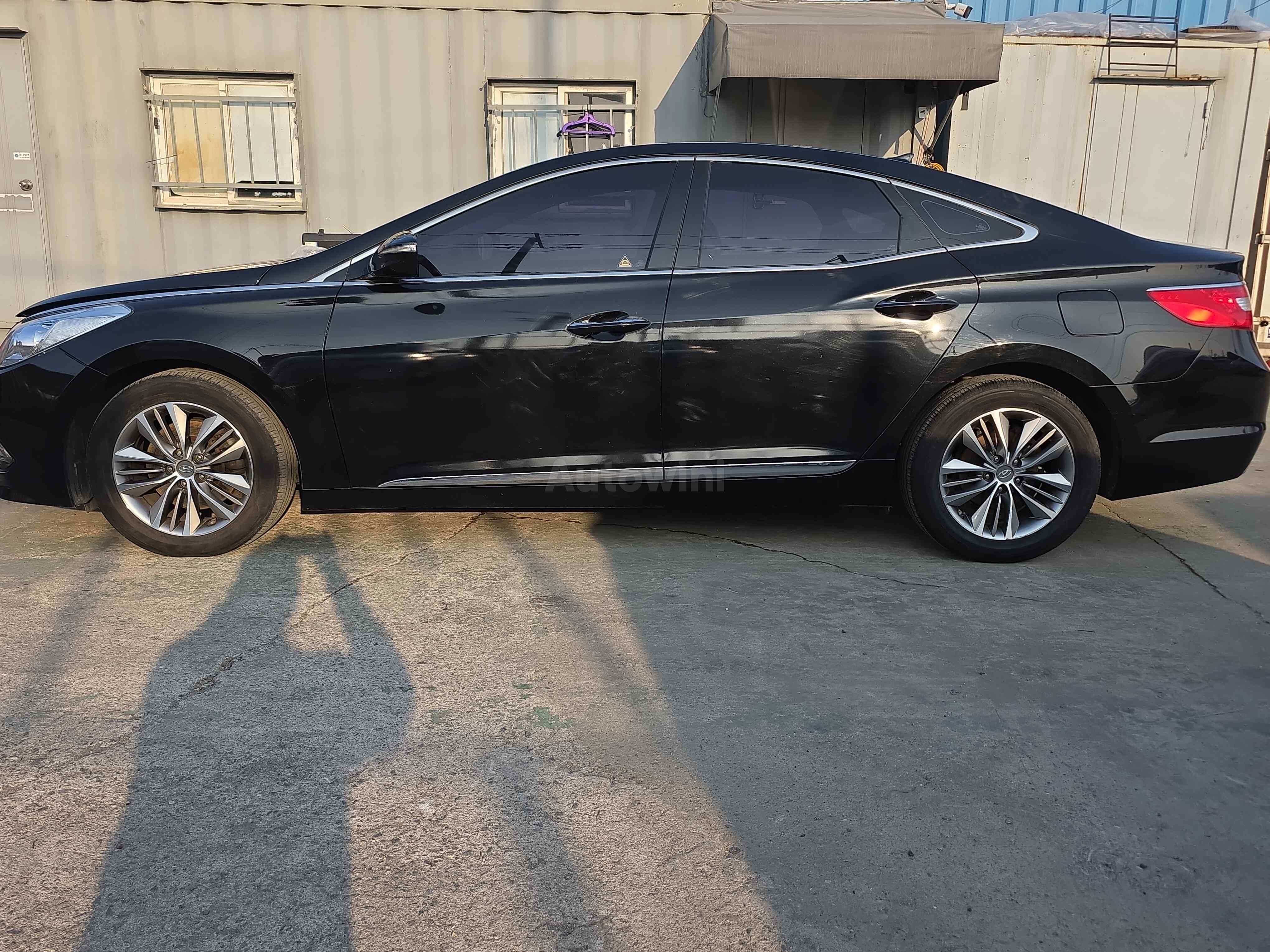 2017 HYUNDAI GRANDEUR VIN: KMHFF41CBHA588154