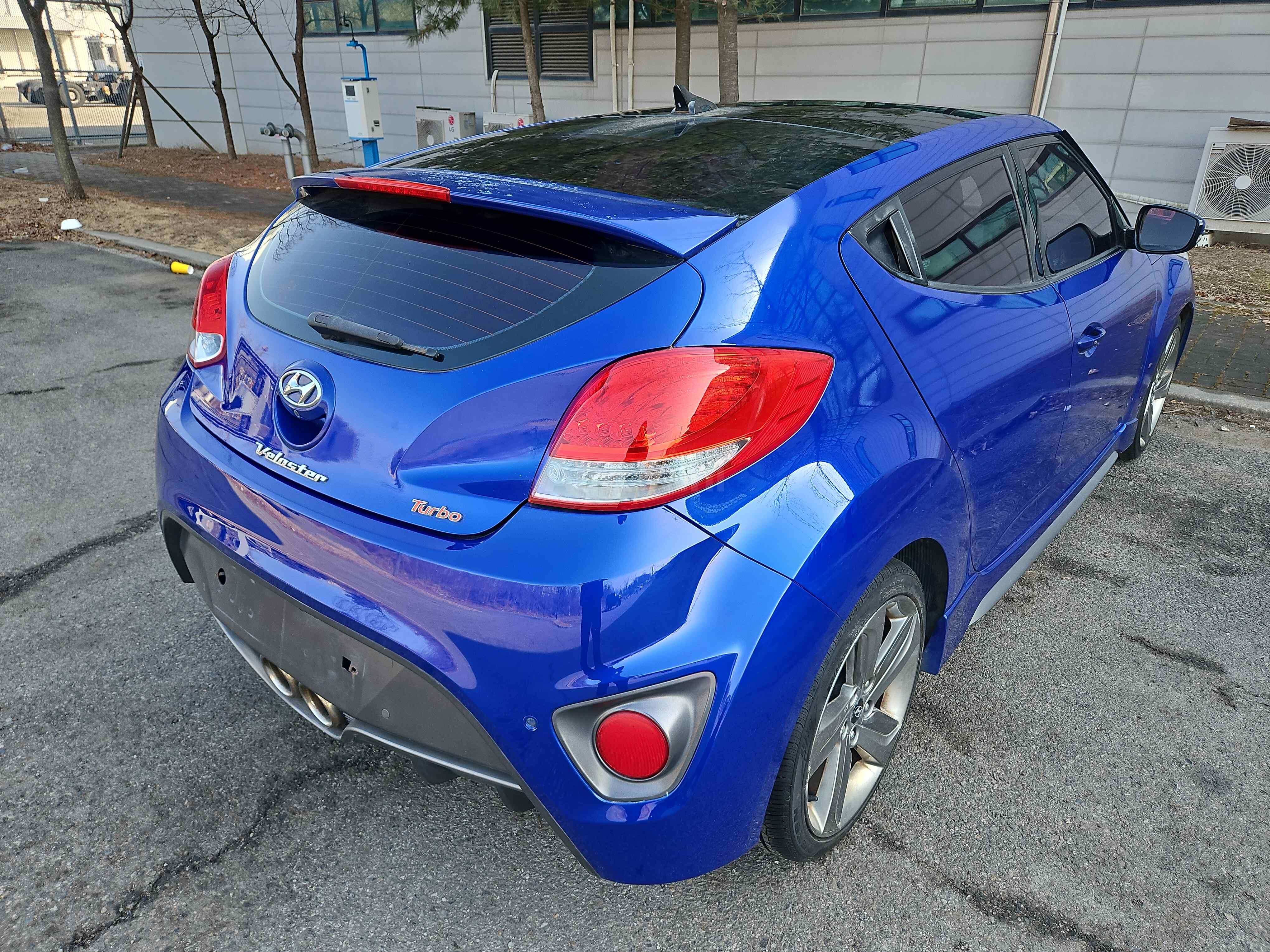 2014 HYUNDAI VELOSTER VIN: KMHTE61EBEU170954