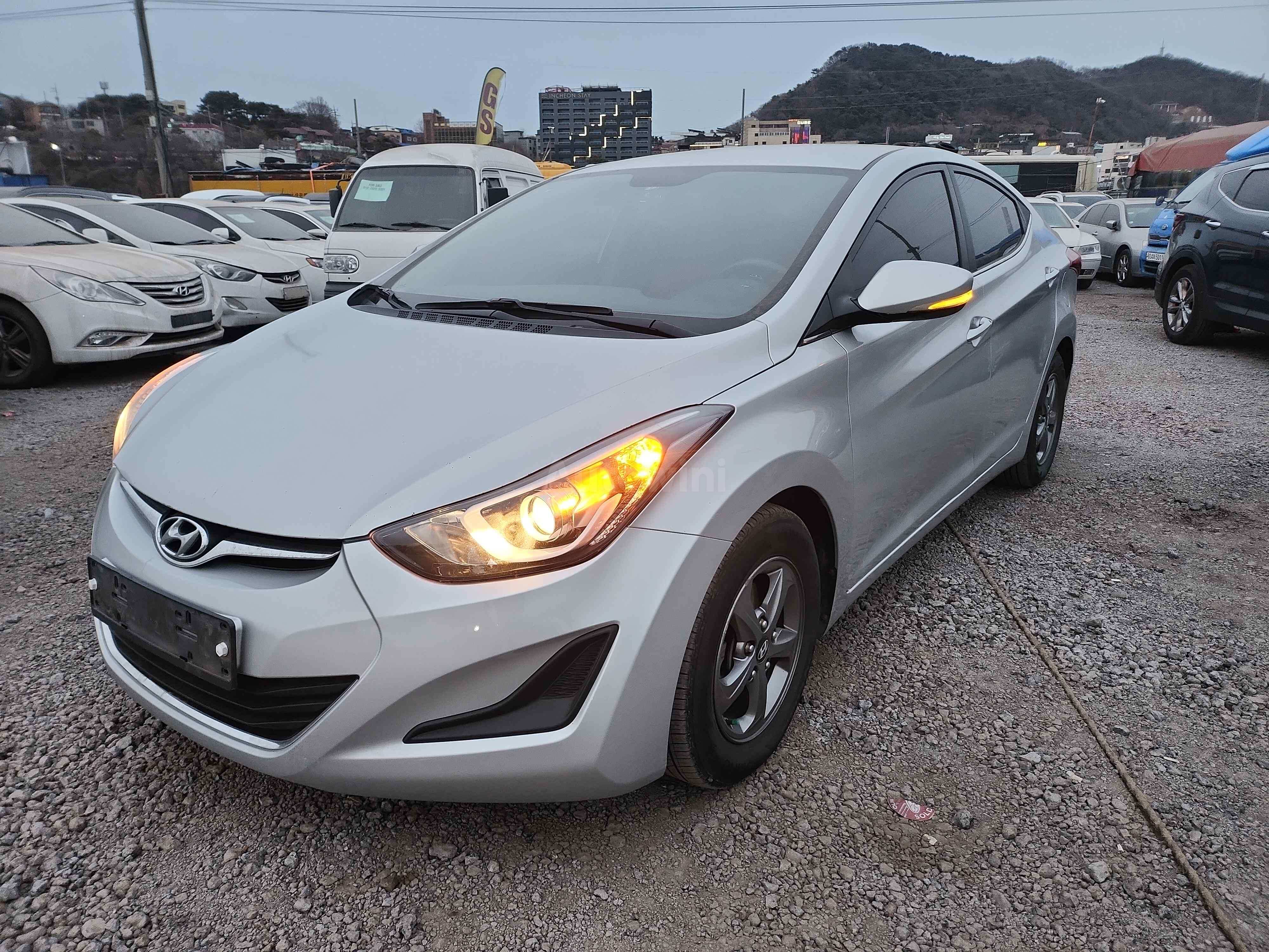 2014 HYUNDAI AVANTE VIN: KMHDG41DBEU013444