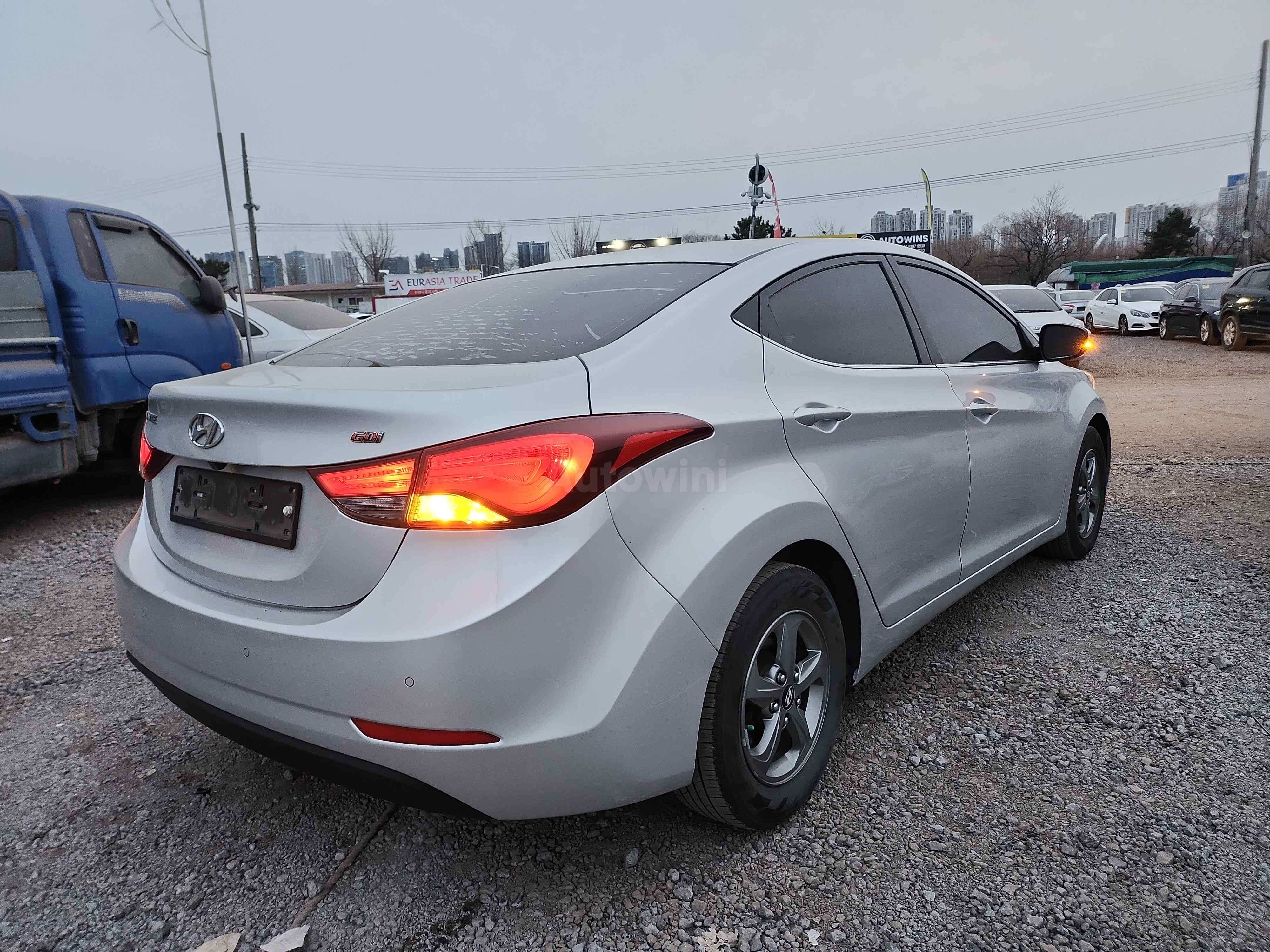 2014 HYUNDAI AVANTE VIN: KMHDG41DBEU013444