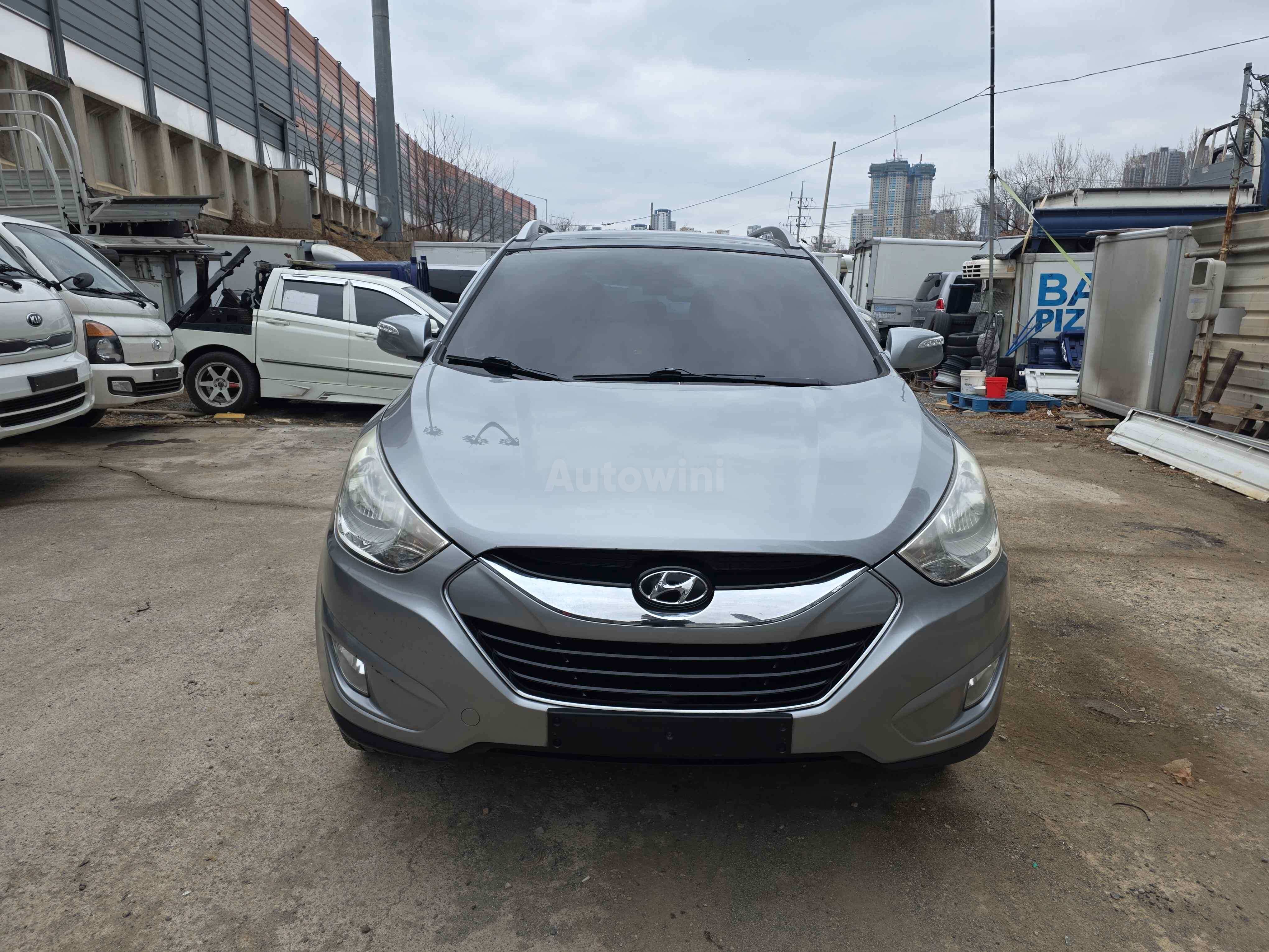2010 HYUNDAI TUCSON VIN: KMHJU81VBAU036722