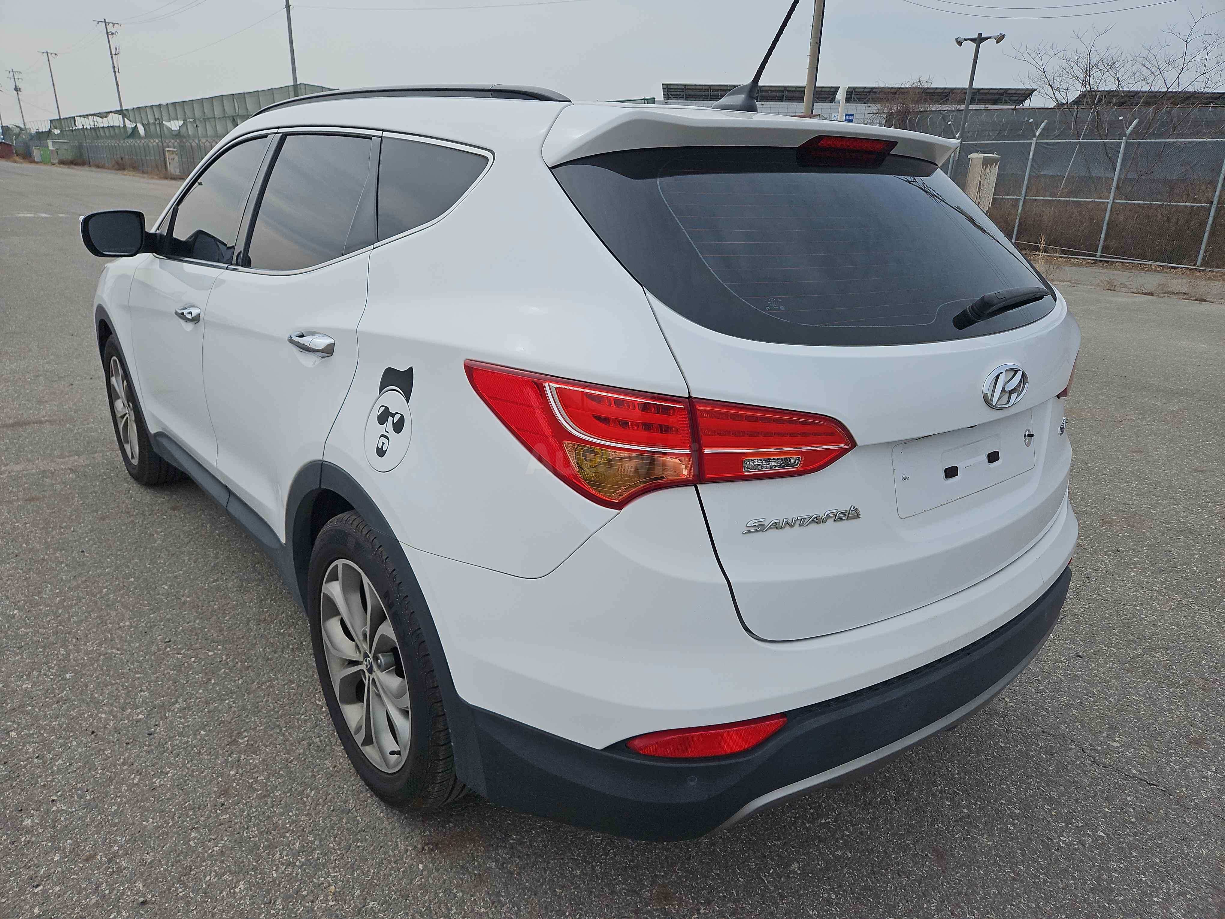 2014 HYUNDAI SANTAFE VIN: KMHSW81UBEU266017