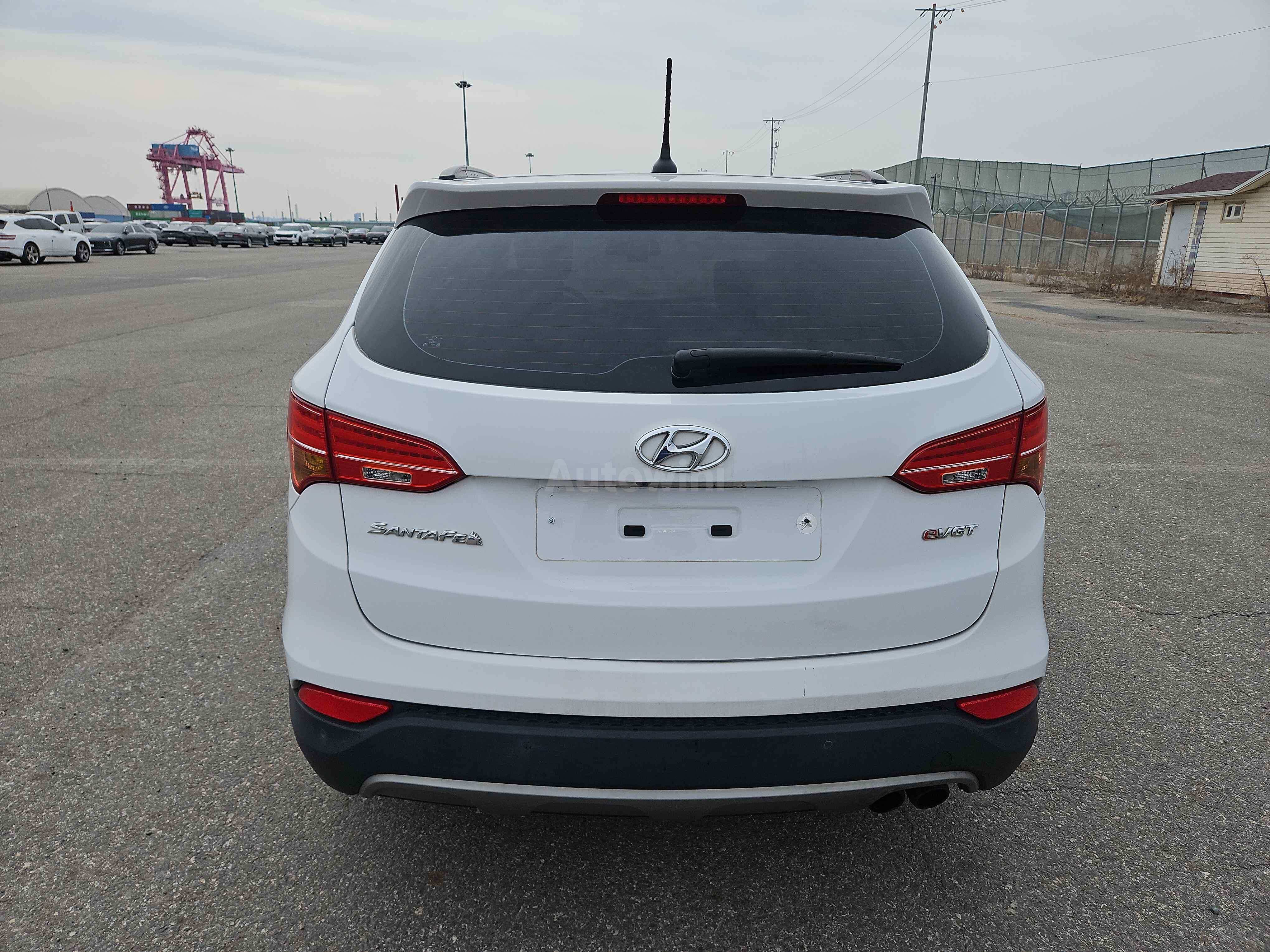 2014 HYUNDAI SANTAFE VIN: KMHSW81UBEU266017