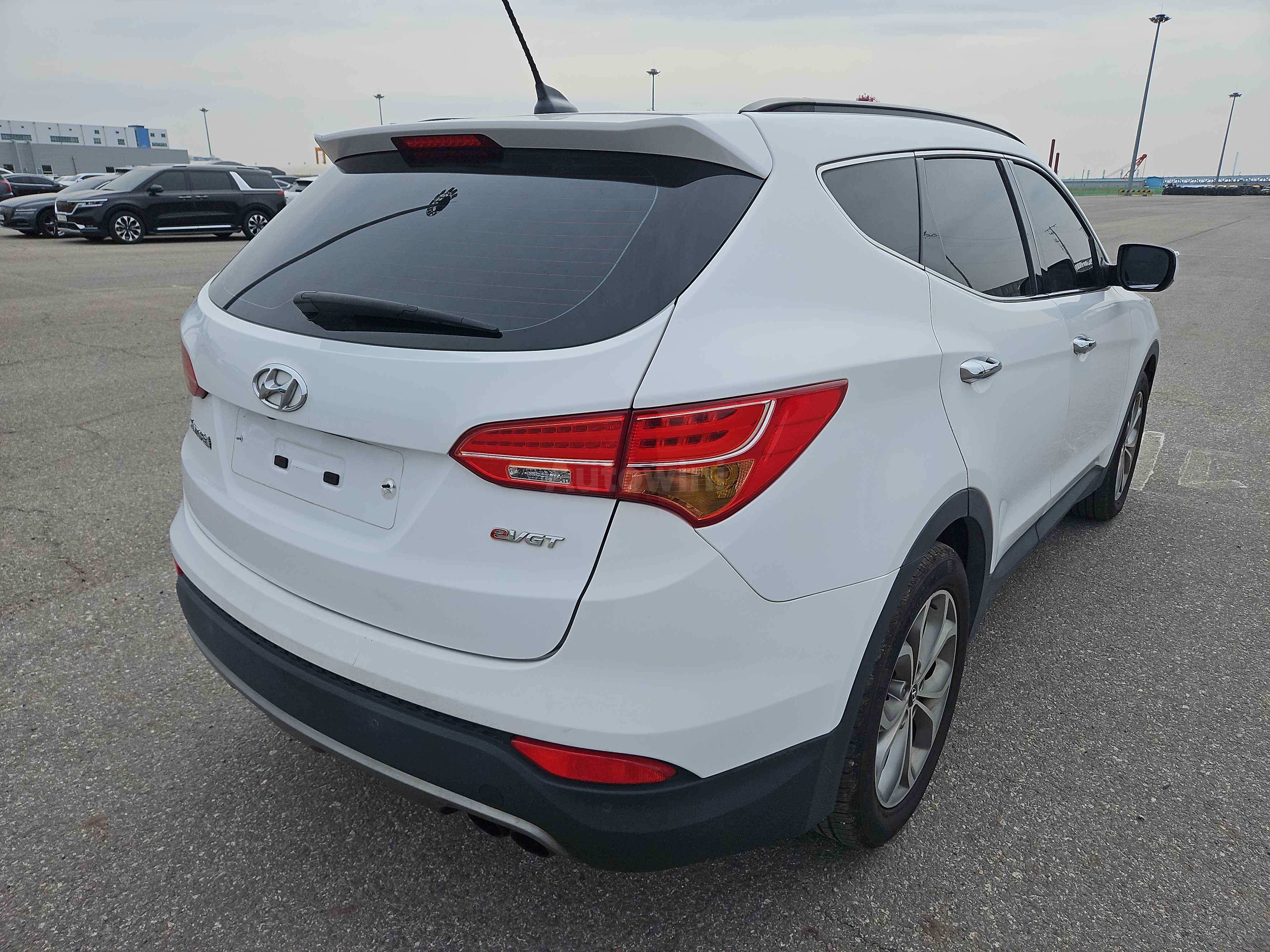 2014 HYUNDAI SANTAFE VIN: KMHSW81UBEU266017