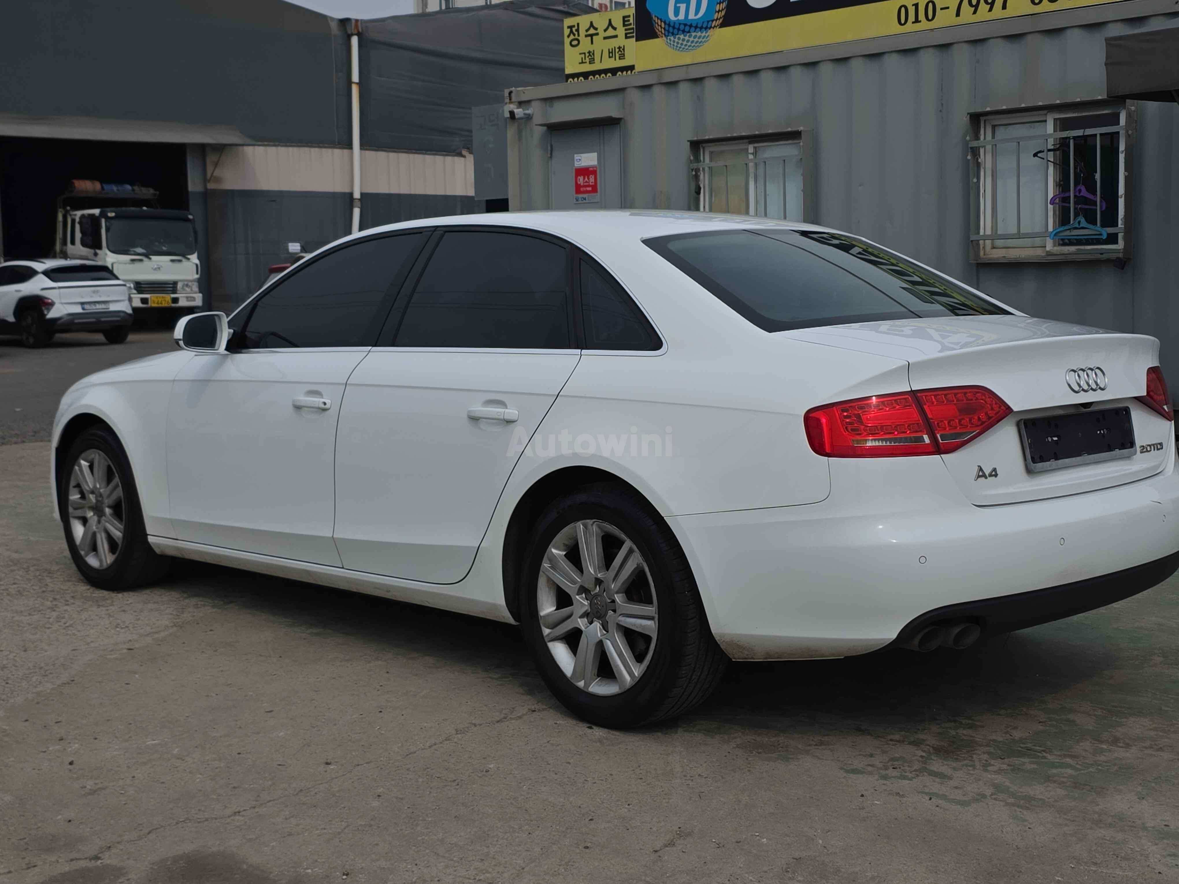 2012 AUDI A4 VIN: WAUZZZ8K7CA113771